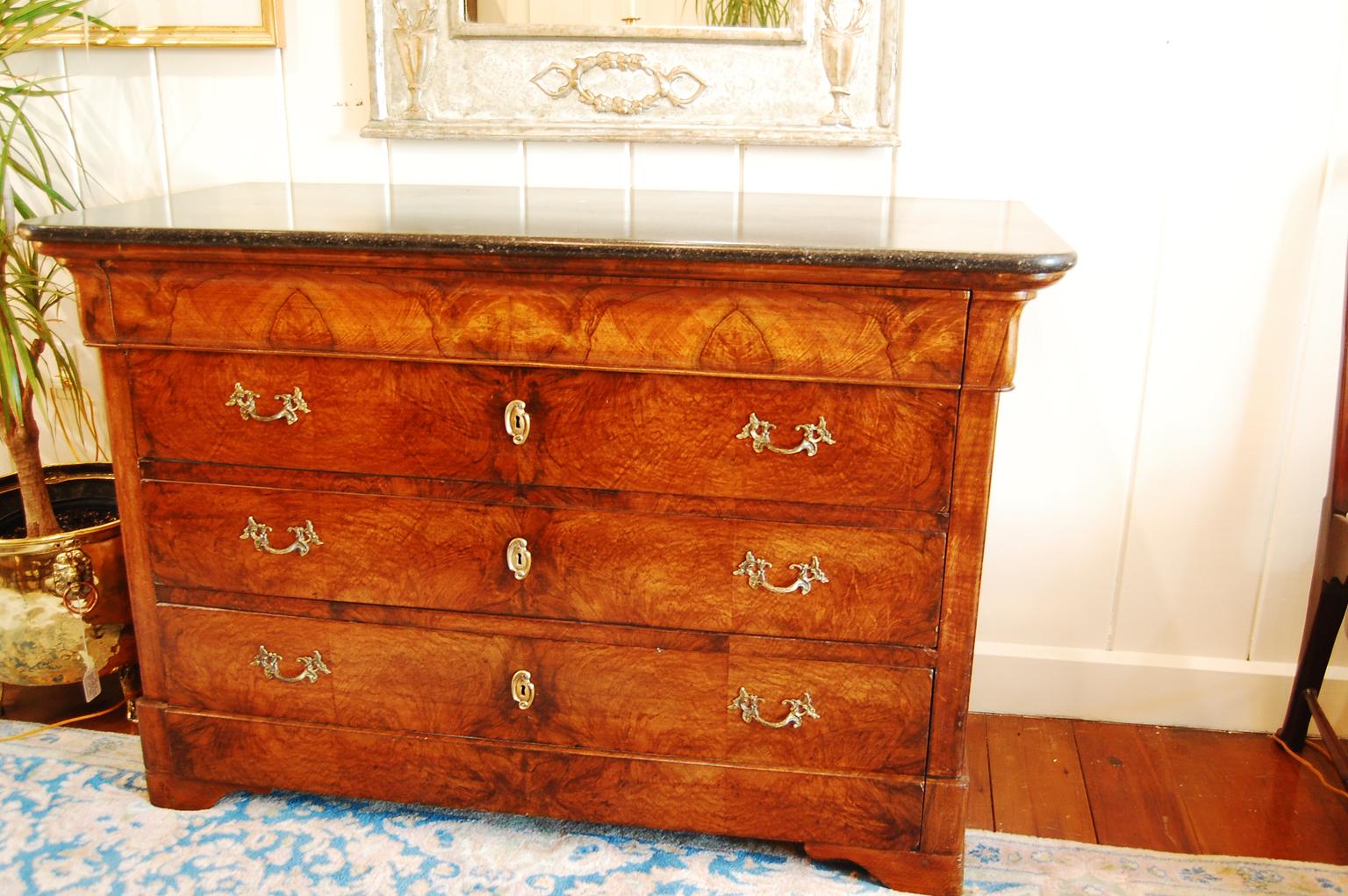 French Louis Philippe Burl Walnut and Walnut Chest of Drawers with Marble Top In Good Condition For Sale In Wells, ME