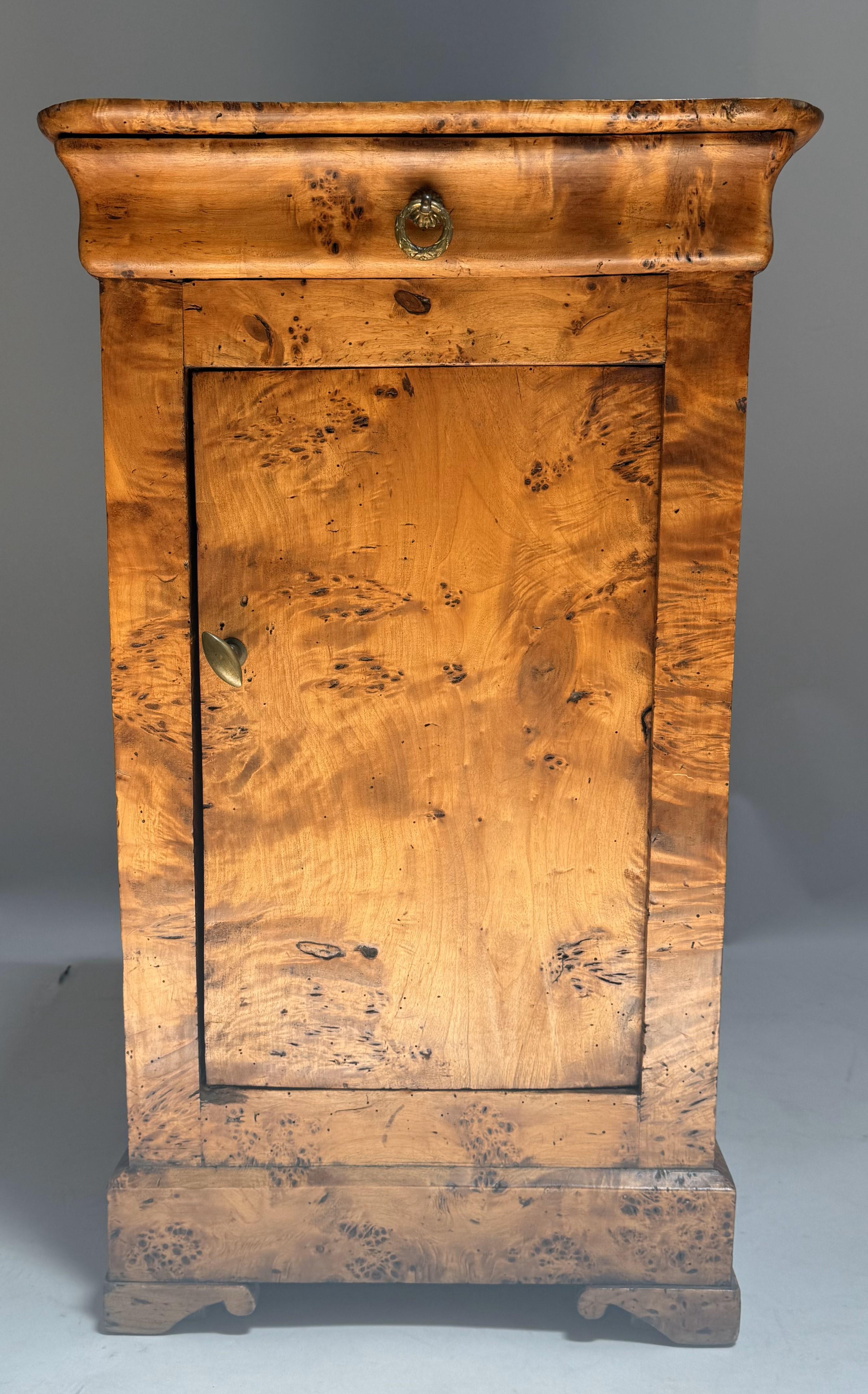 French Louis Philippe Burled Yew Wood Nightstand In Good Condition For Sale In Middleburg, VA