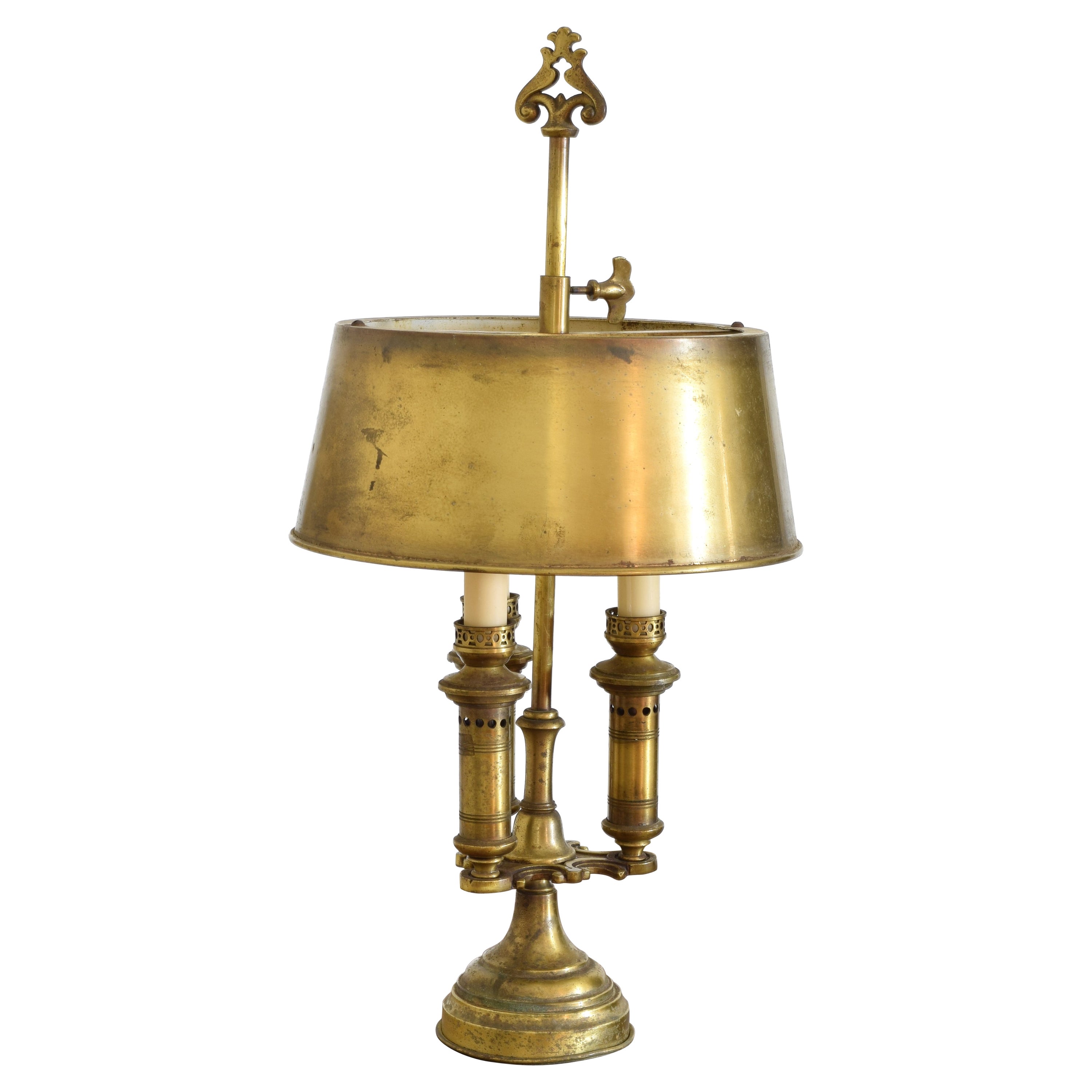 Französische Louis Philippe Gussmessing 3-Light Bouillotte Lampe, 2. Quartal 19.