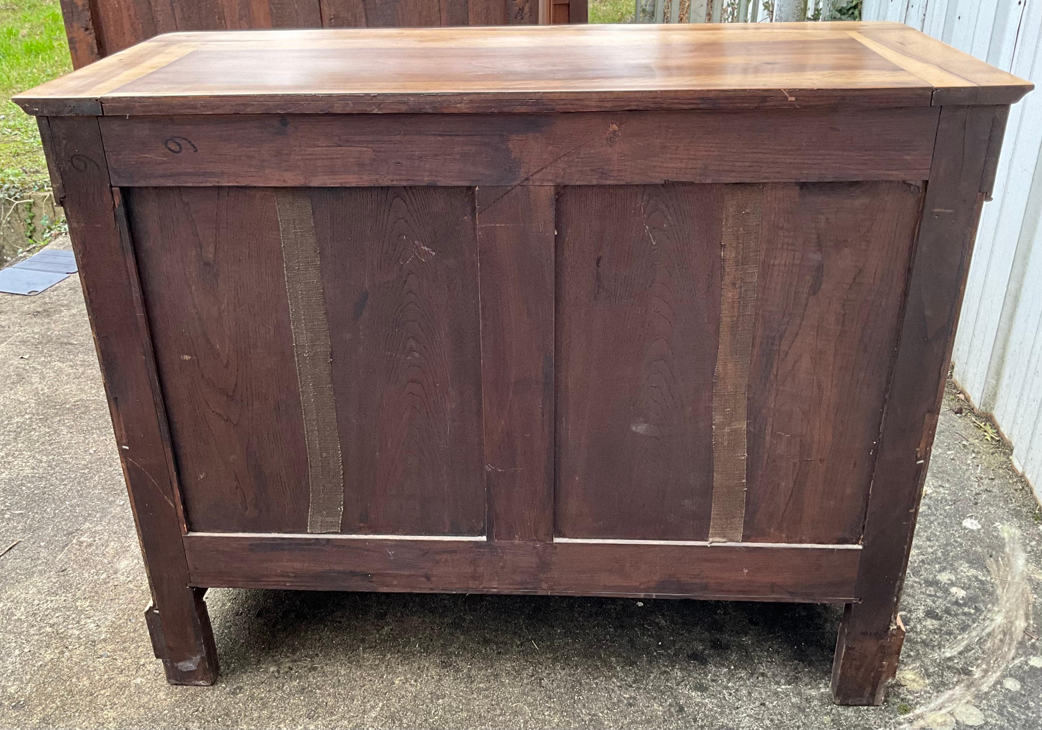 Commode Louis Philippe en ronce de noyer, fin du 19e siècle en vente 3