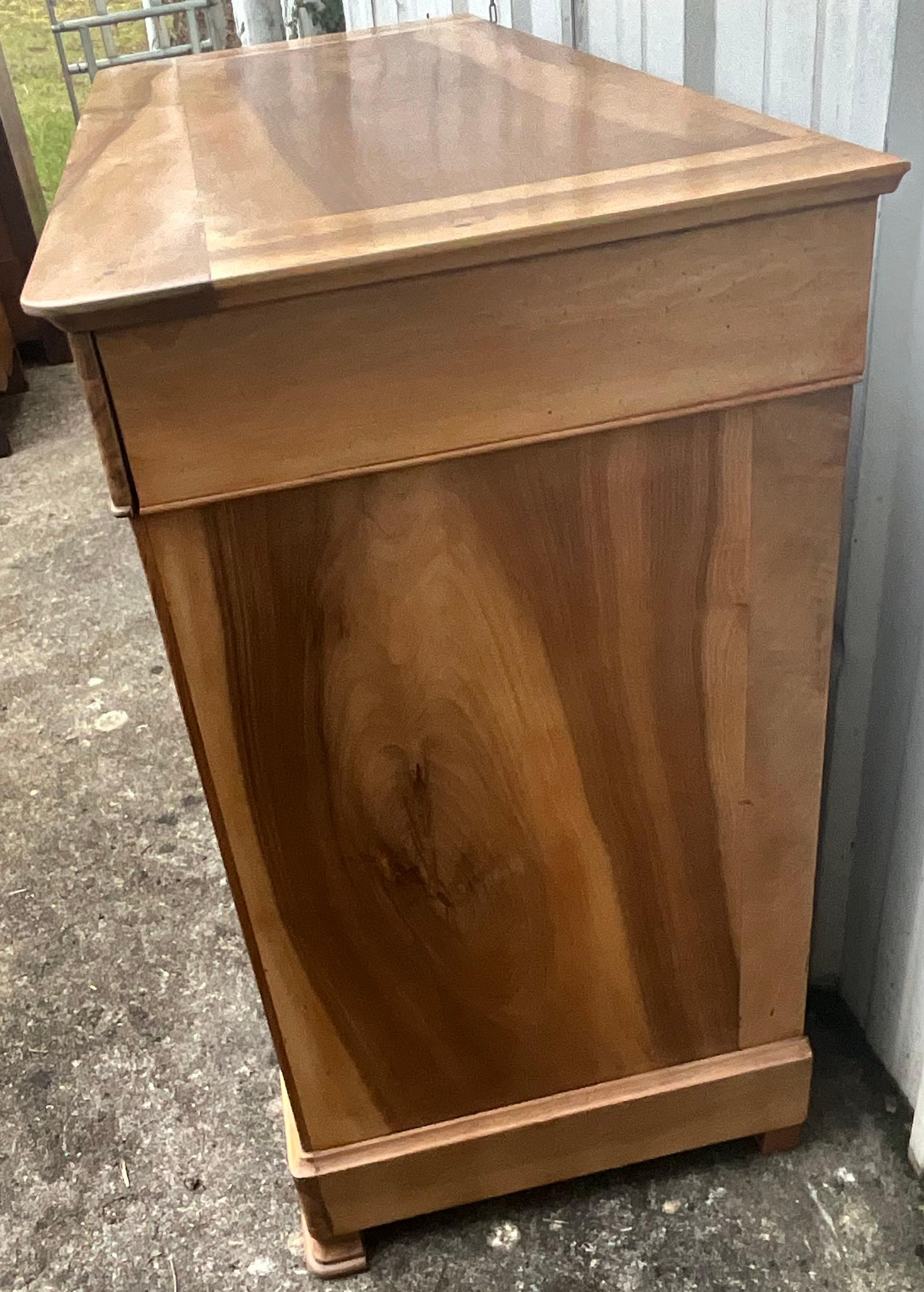 Français Commode Louis Philippe en ronce de noyer, fin du 19e siècle en vente