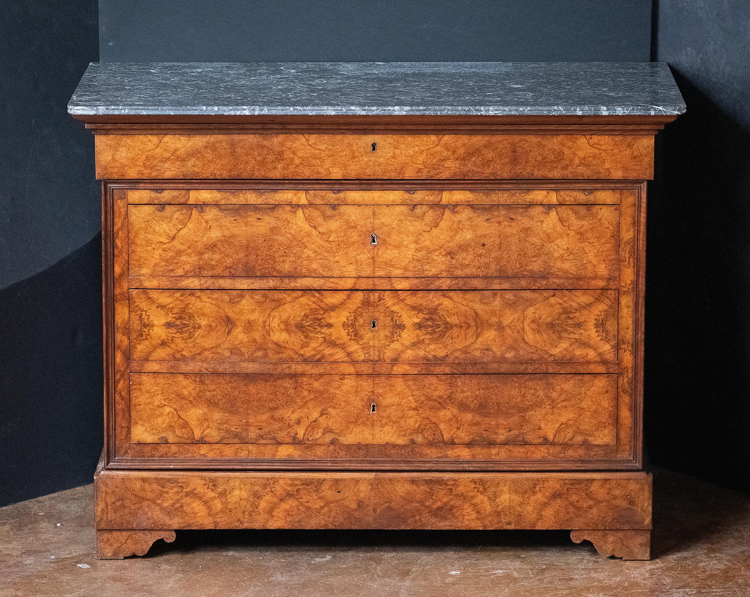 Cassapanca o commode di Louis Philippe in radica di noce con piano in marmo in vendita 6