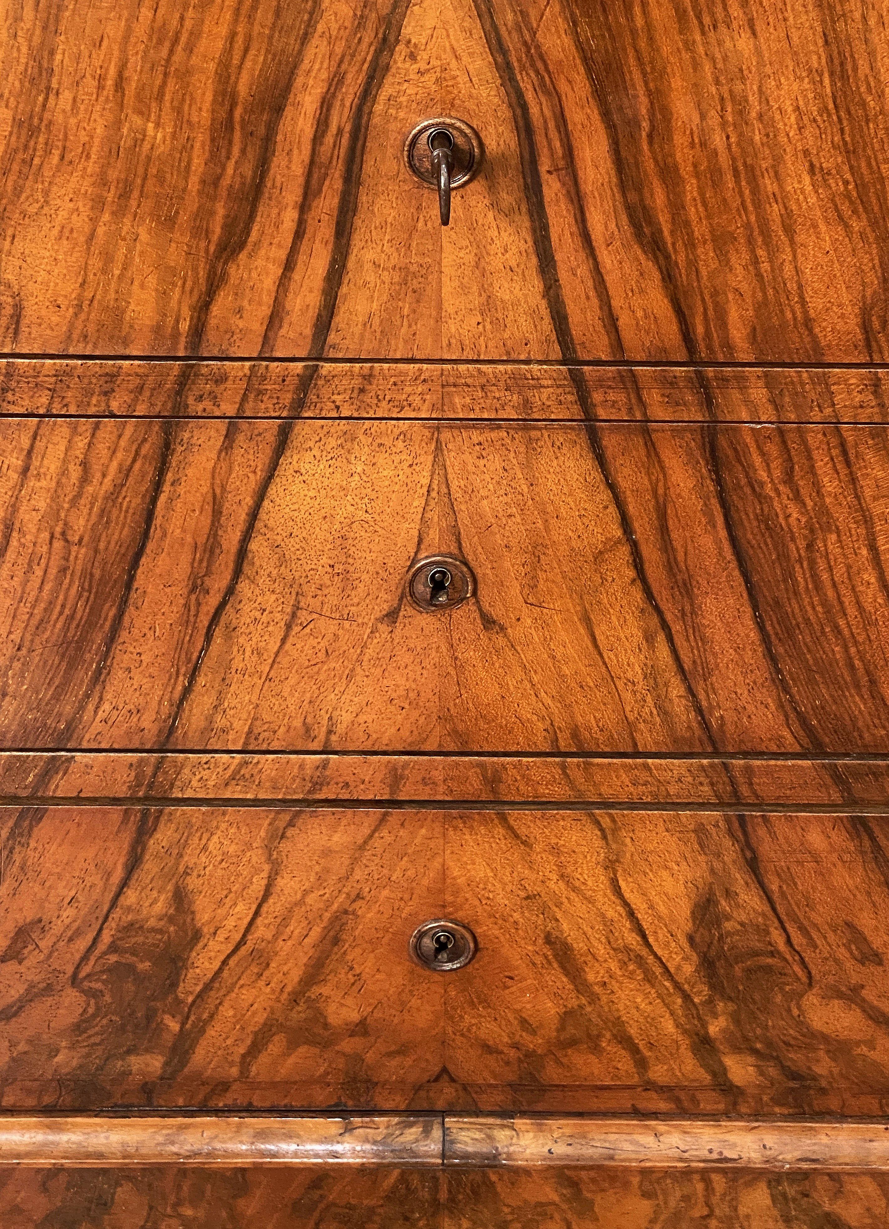 Cassapanca o commode di Louis Philippe in radica di noce con piano in marmo in vendita 2