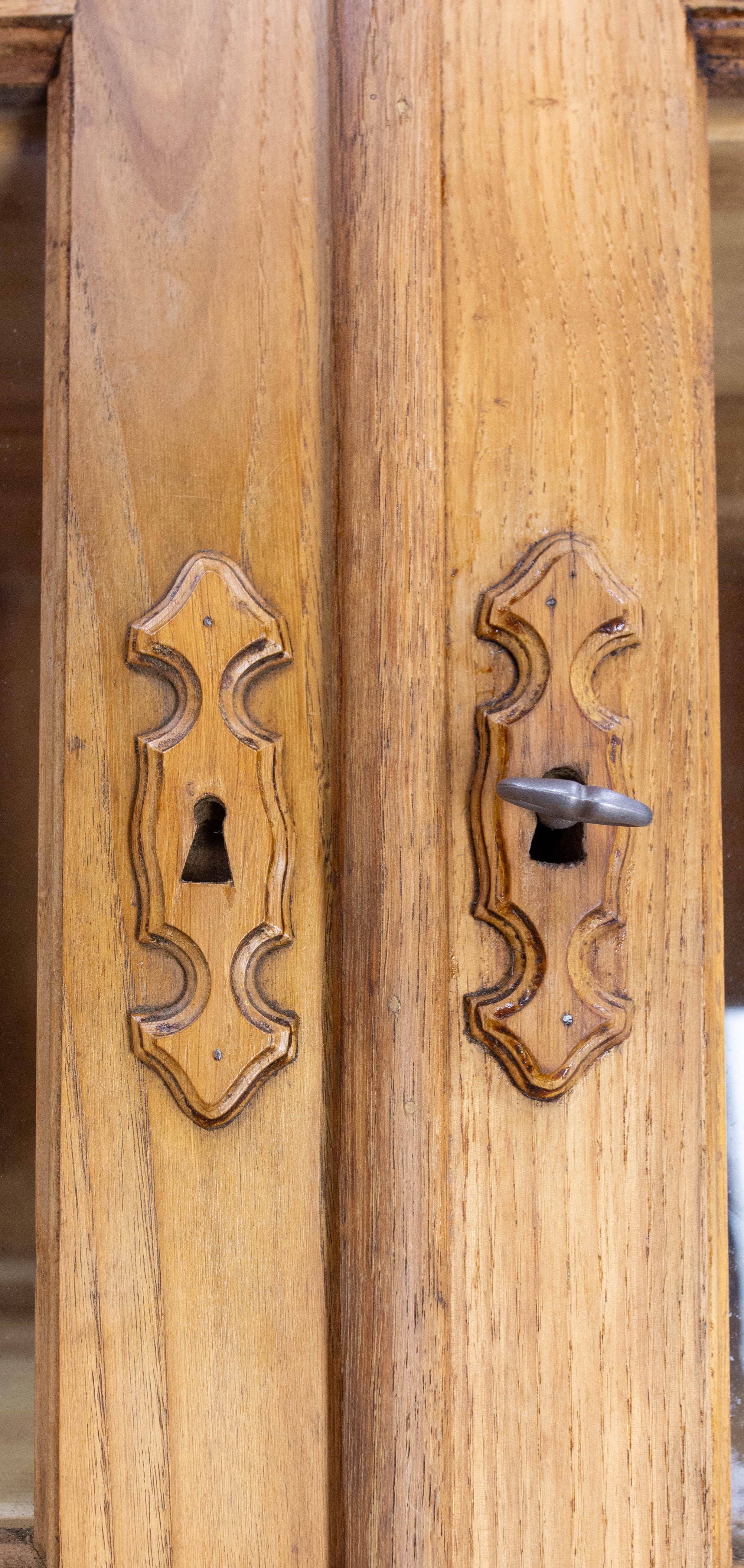 Libreria Vitrina in Castagno Louis Philippe Due Pezzi Tavola Laterale Metà del XIX C. in vendita 3