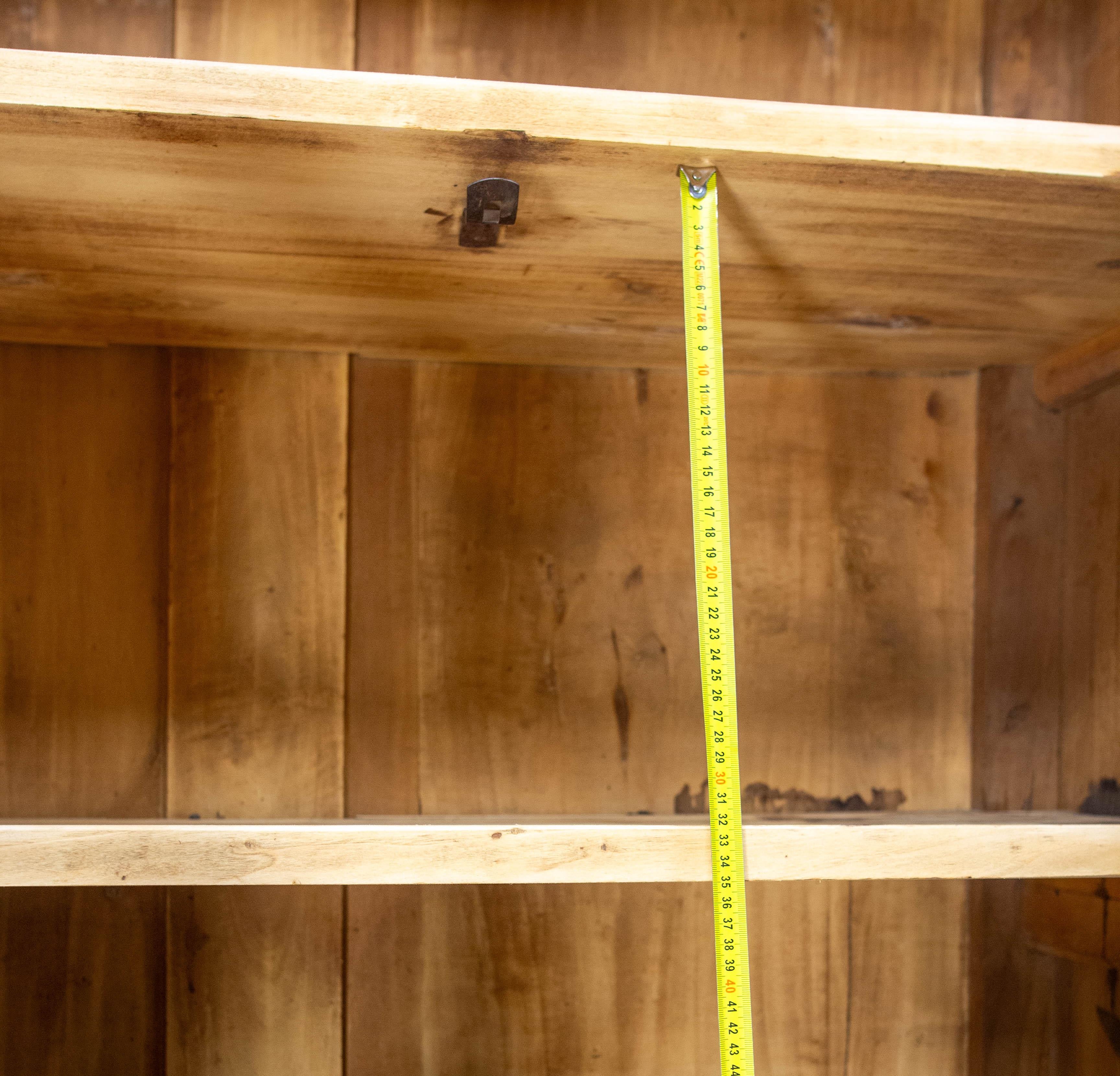 Libreria Vitrina in Castagno Louis Philippe Due Pezzi Tavola Laterale Metà del XIX C. in vendita 10