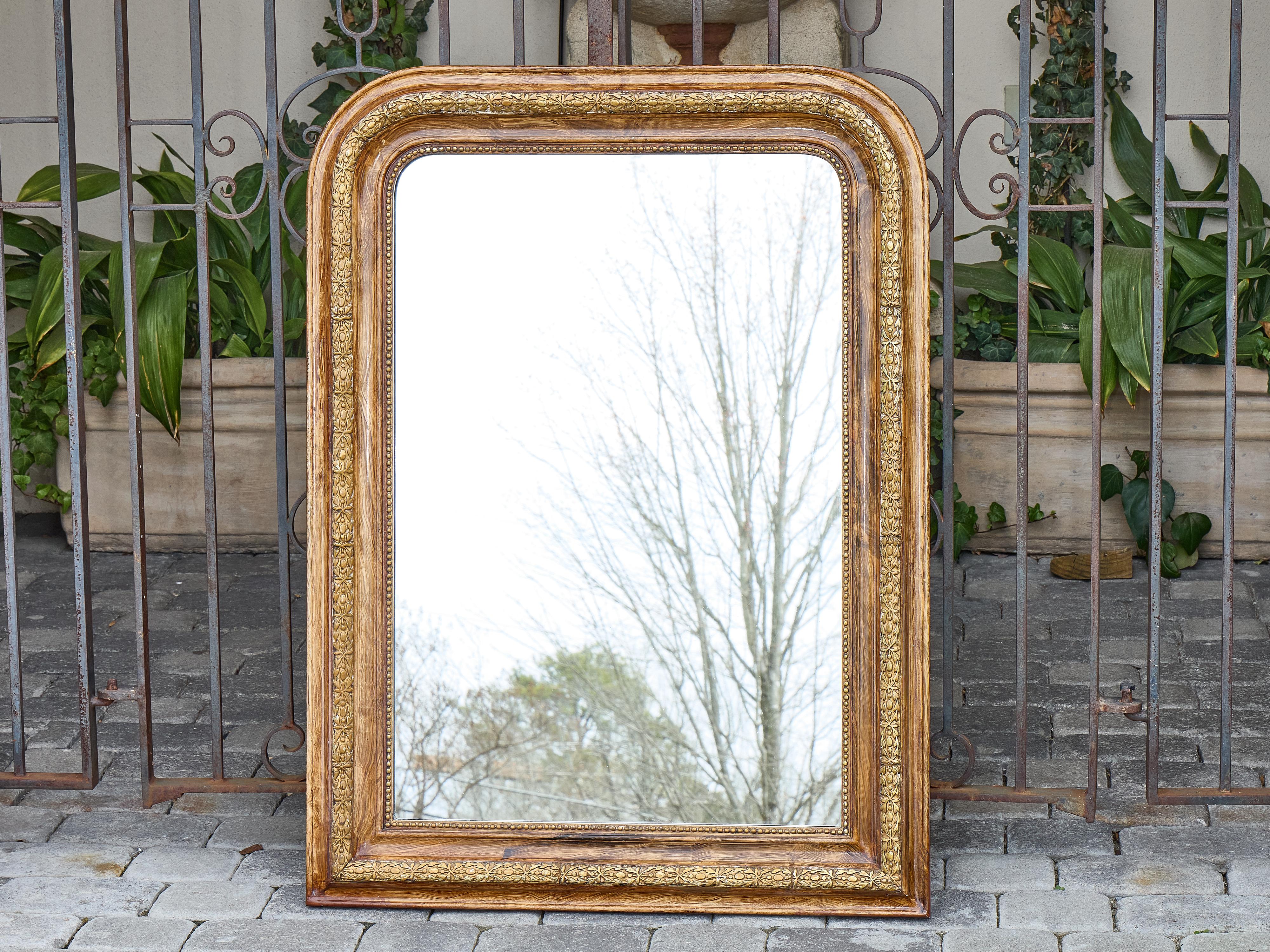 Miroir doré Louis Philippe avec garniture perlée, vers 1900 en vente 5