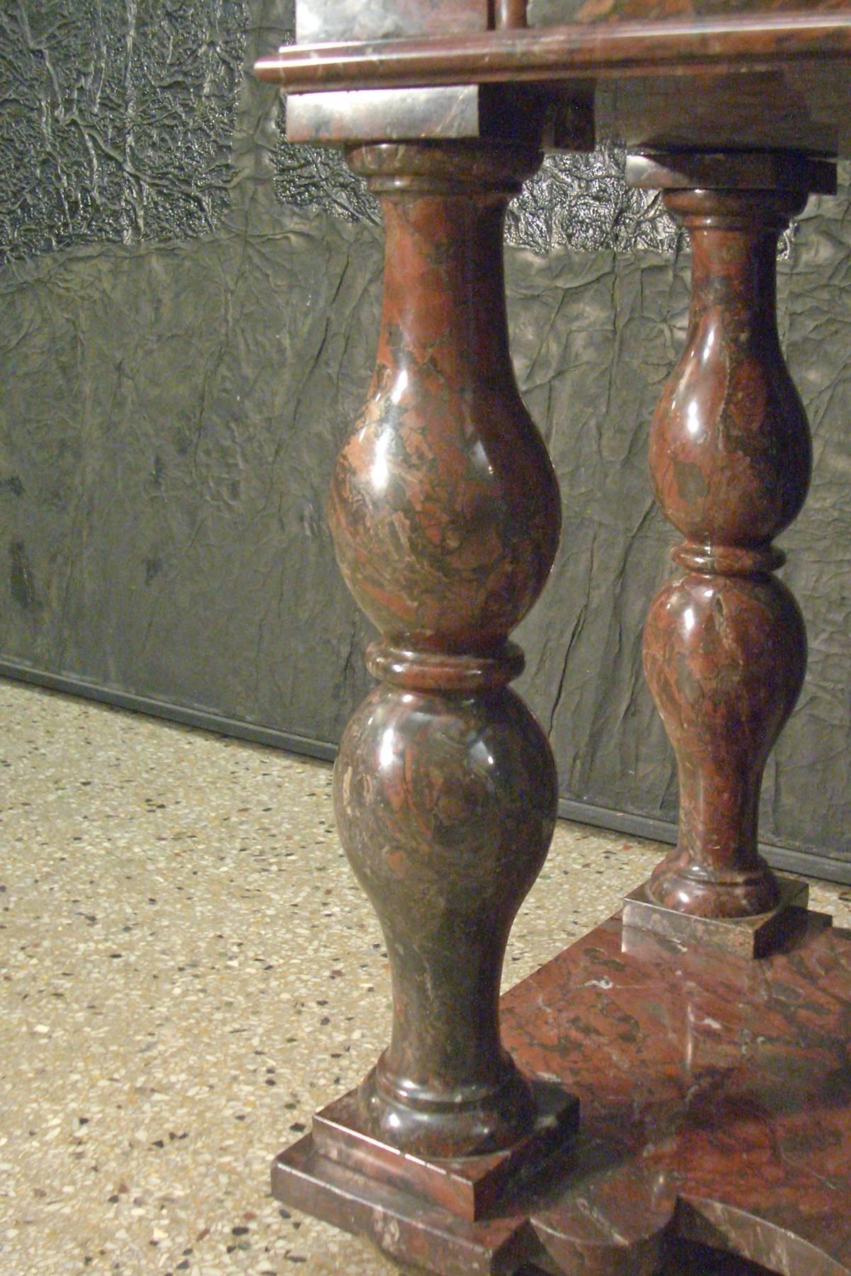 Console/table de bar ou table de coiffeuse française Louis Philippe Griotte en marbre rouge en vente 2