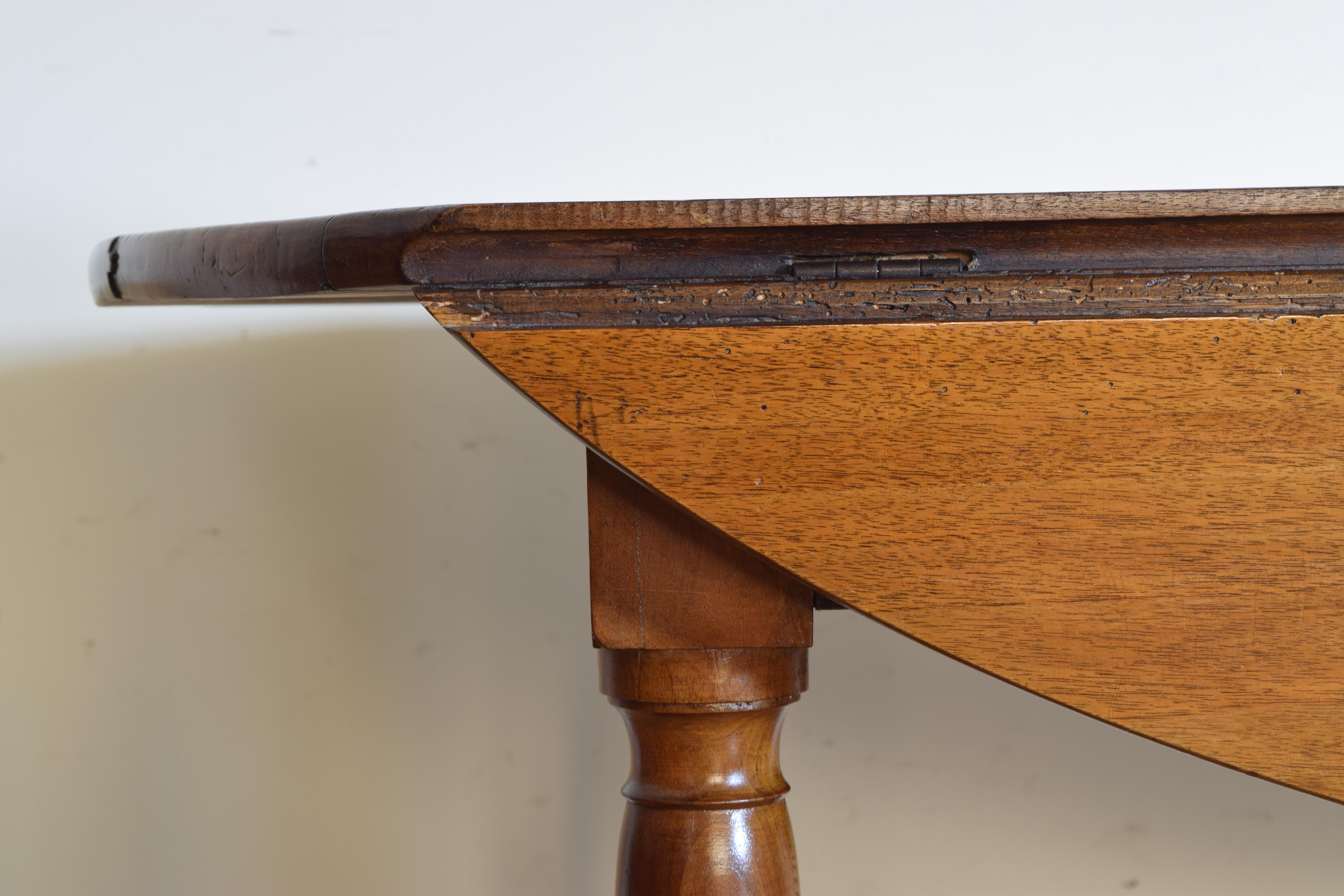 French Louis Philippe Light Walnut Folding Dining Table, circa 1830-1840 5