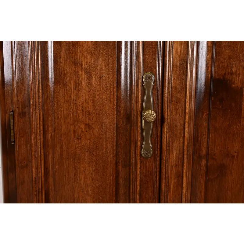 Comò francese in acero Louis Philippe o cassapanca per gentiluomini in vendita 3