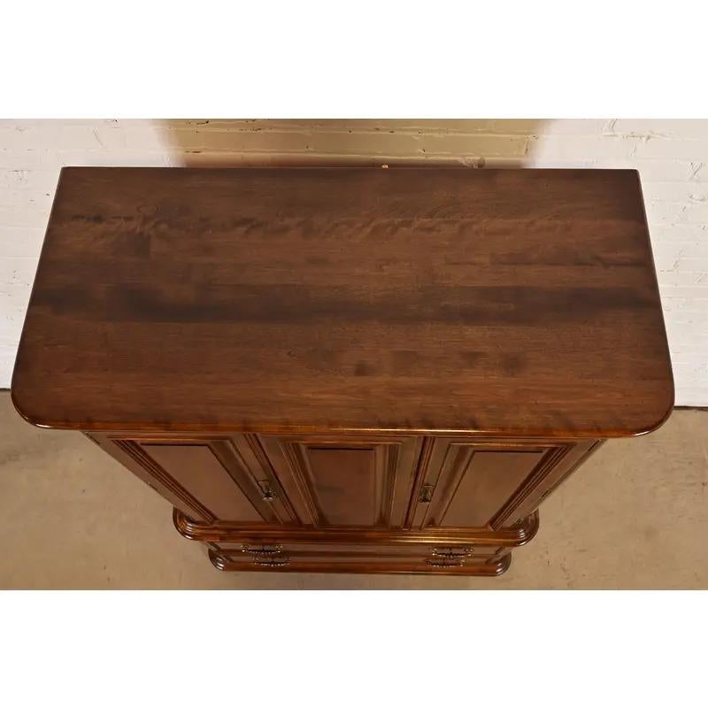 Comò francese in acero Louis Philippe o cassapanca per gentiluomini in vendita 7