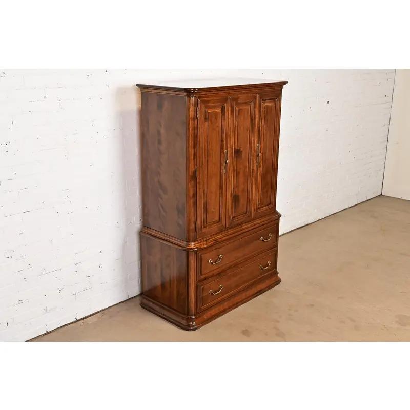 Comò francese in acero Louis Philippe o cassapanca per gentiluomini In condizioni buone in vendita a South Bend, IN