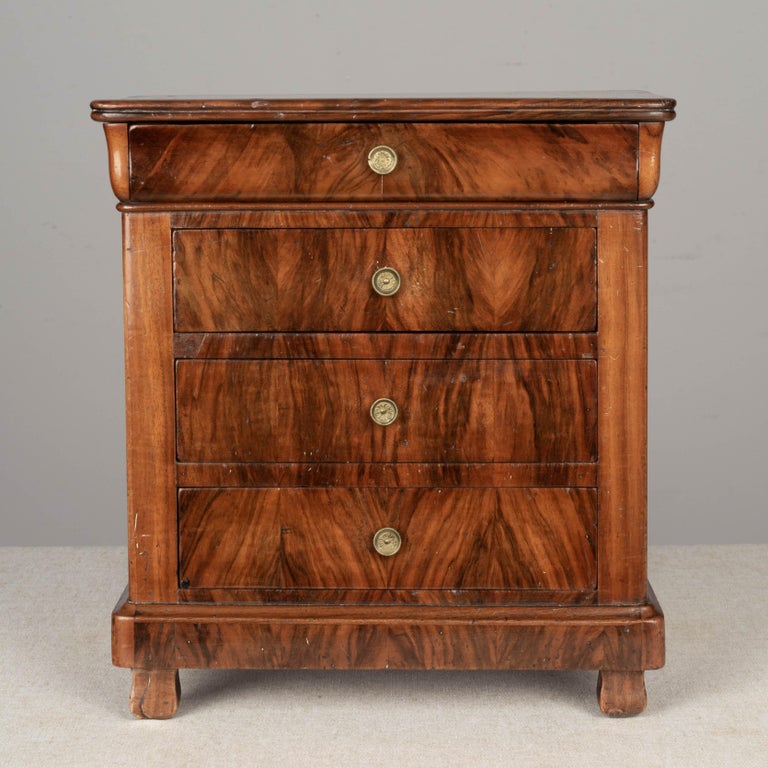 French Louis Philippe Miniature Sample Commode In Good Condition For Sale In Winter Park, FL