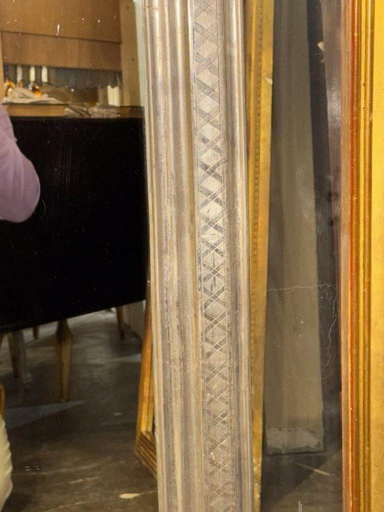 Legno dorato Specchio Louis Philippe in foglia d'argento in vendita