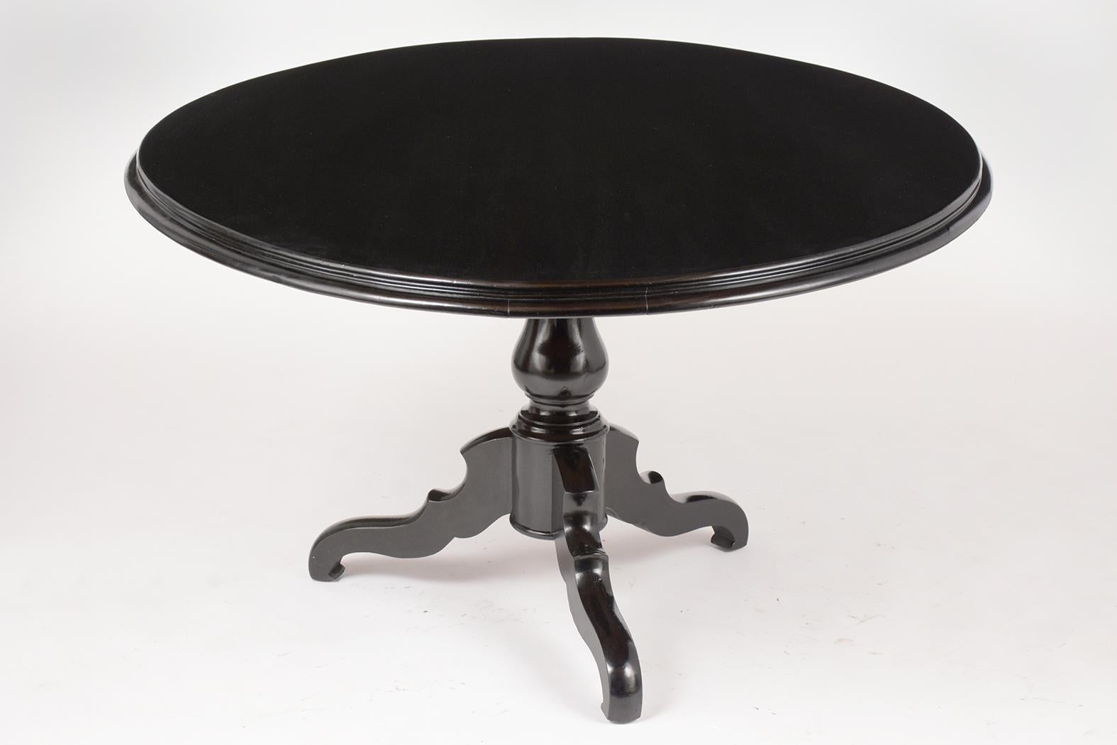 19th Century Louis Philippe Center Table In Good Condition In Los Angeles, CA