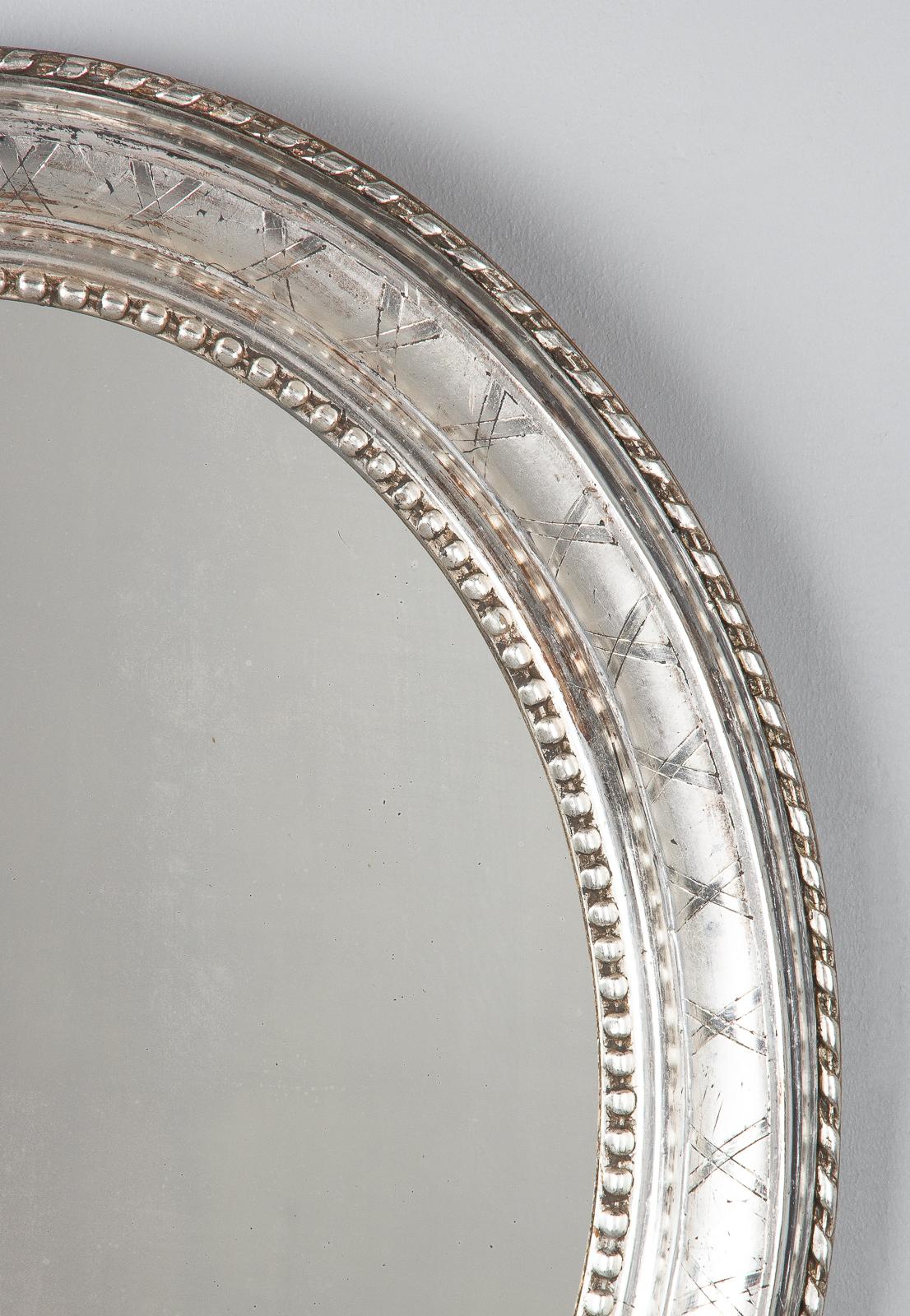 French Louis Philippe Oval Silver Leaf Mirror, 1850s In Good Condition In Austin, TX