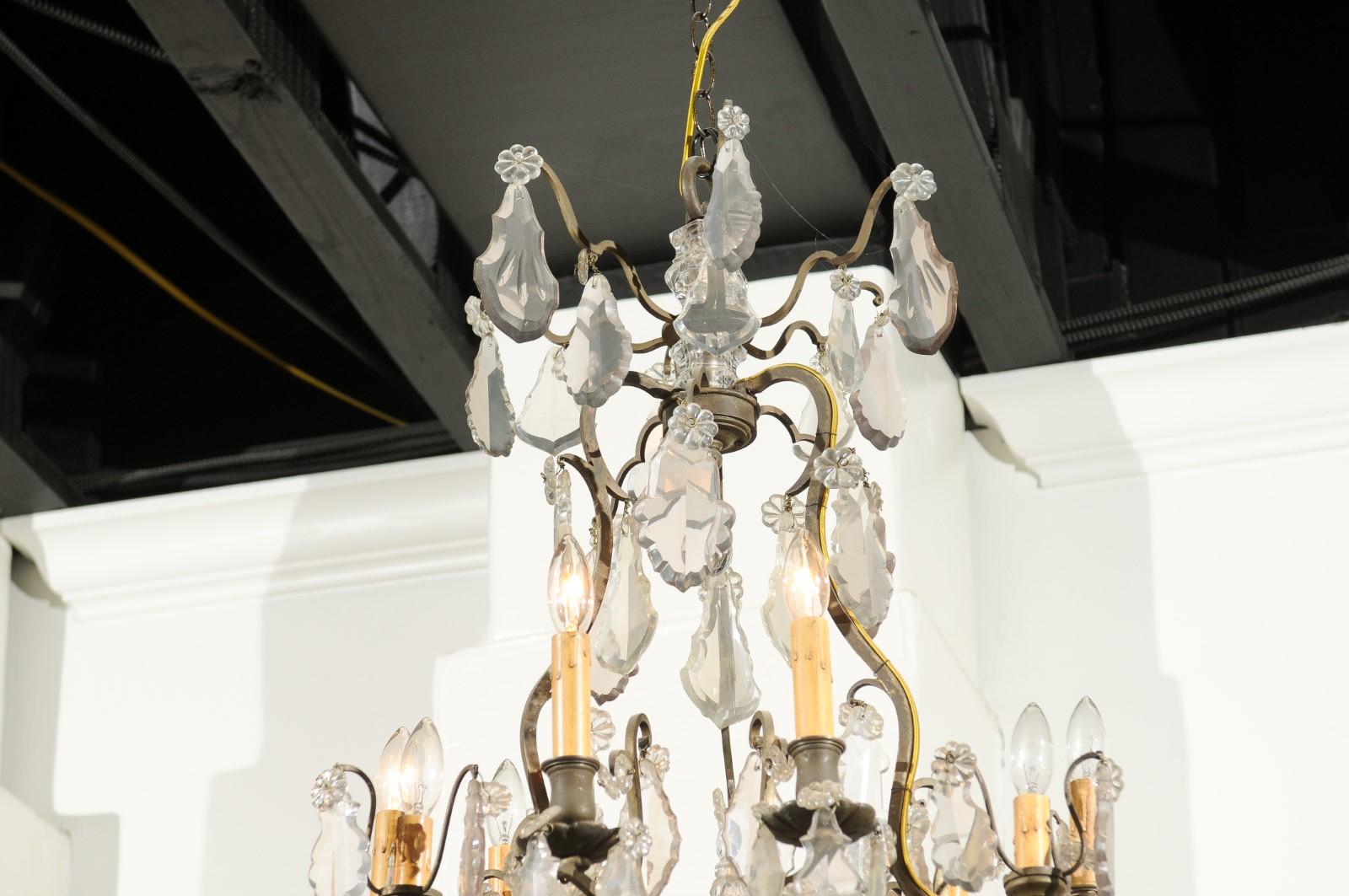 Louis Philippe French Louis-Philippe Period 1840s Eight-Light Crystal Chandelier with Finial For Sale