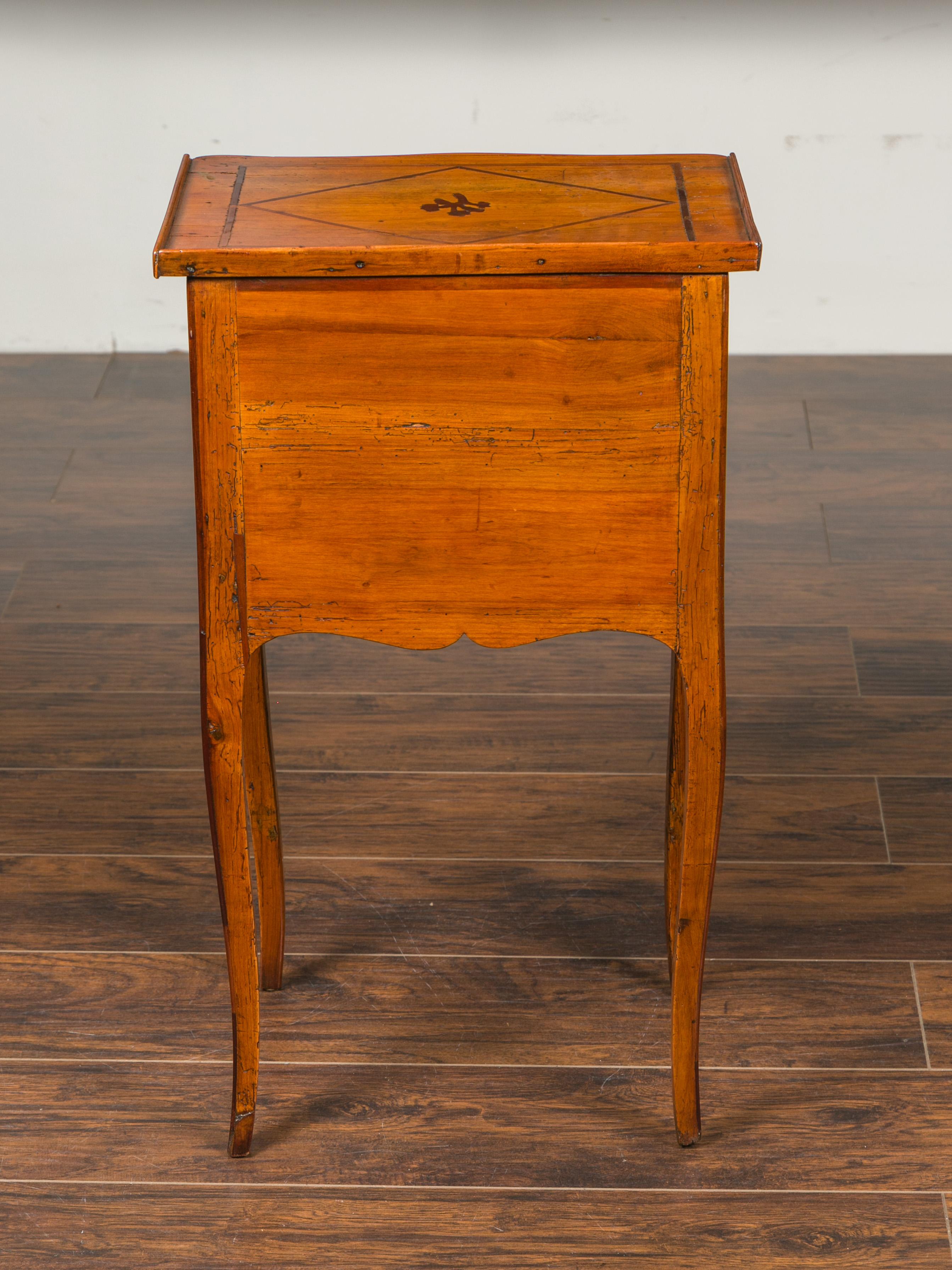 French Louis-Philippe Period 1840s Walnut Bedside Table with Geometric Banding For Sale 5