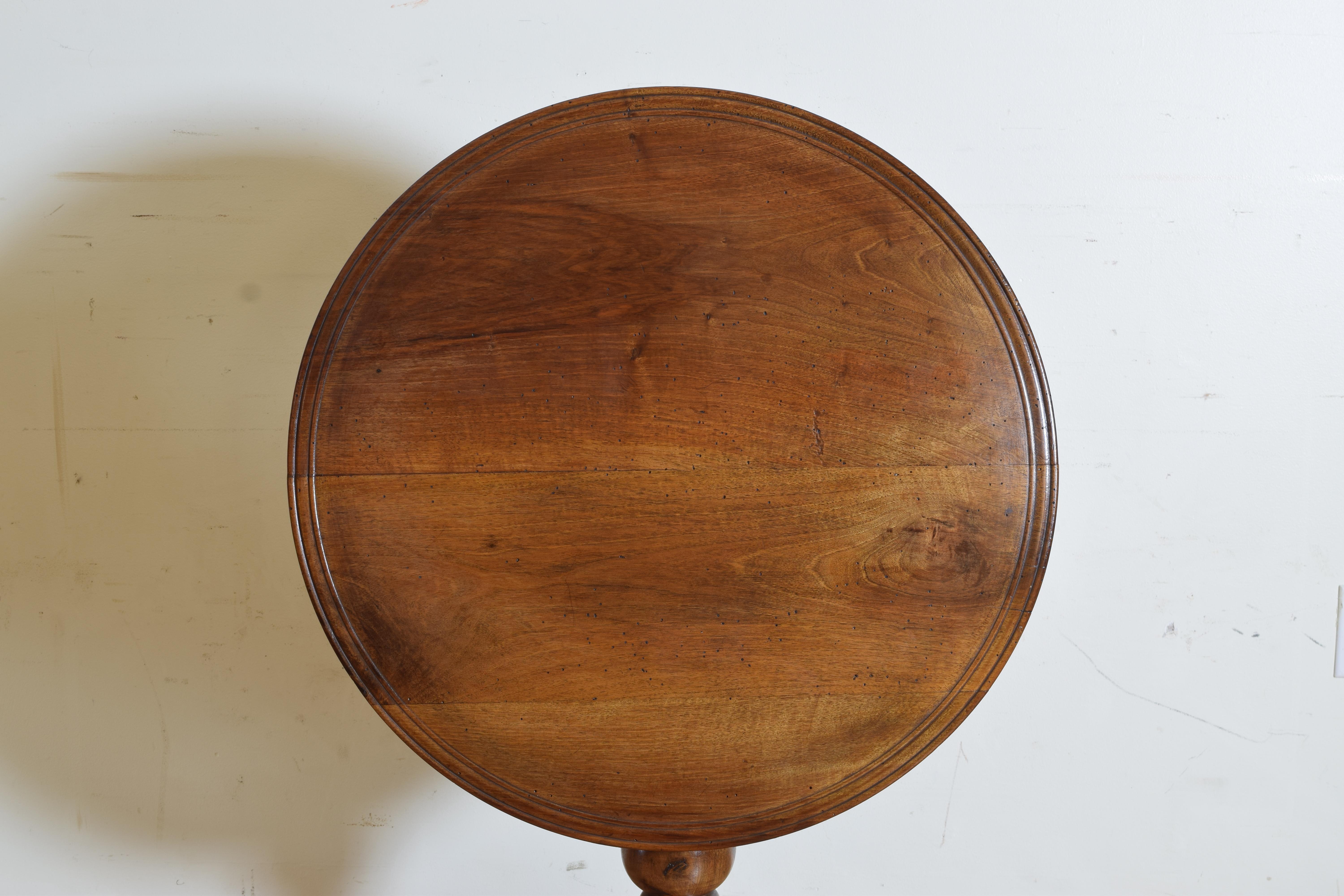 French Louis Philippe Period Light Walnut Circular Tilt-Top Table, circa 1835 7