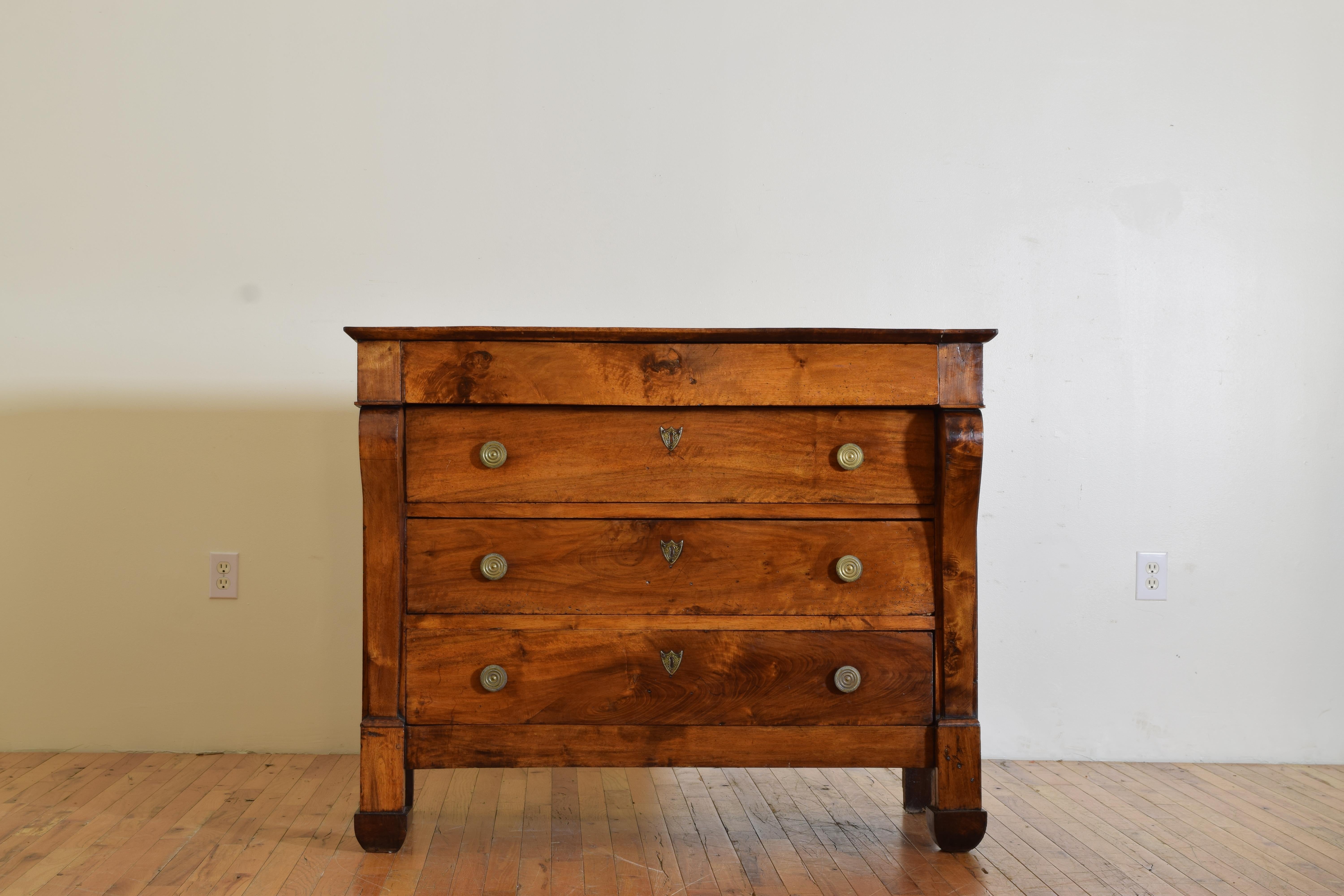 French Louis Philippe Period Shaped Light Walnut 4 Drawer Commode, ca. 1840 In Good Condition For Sale In Atlanta, GA