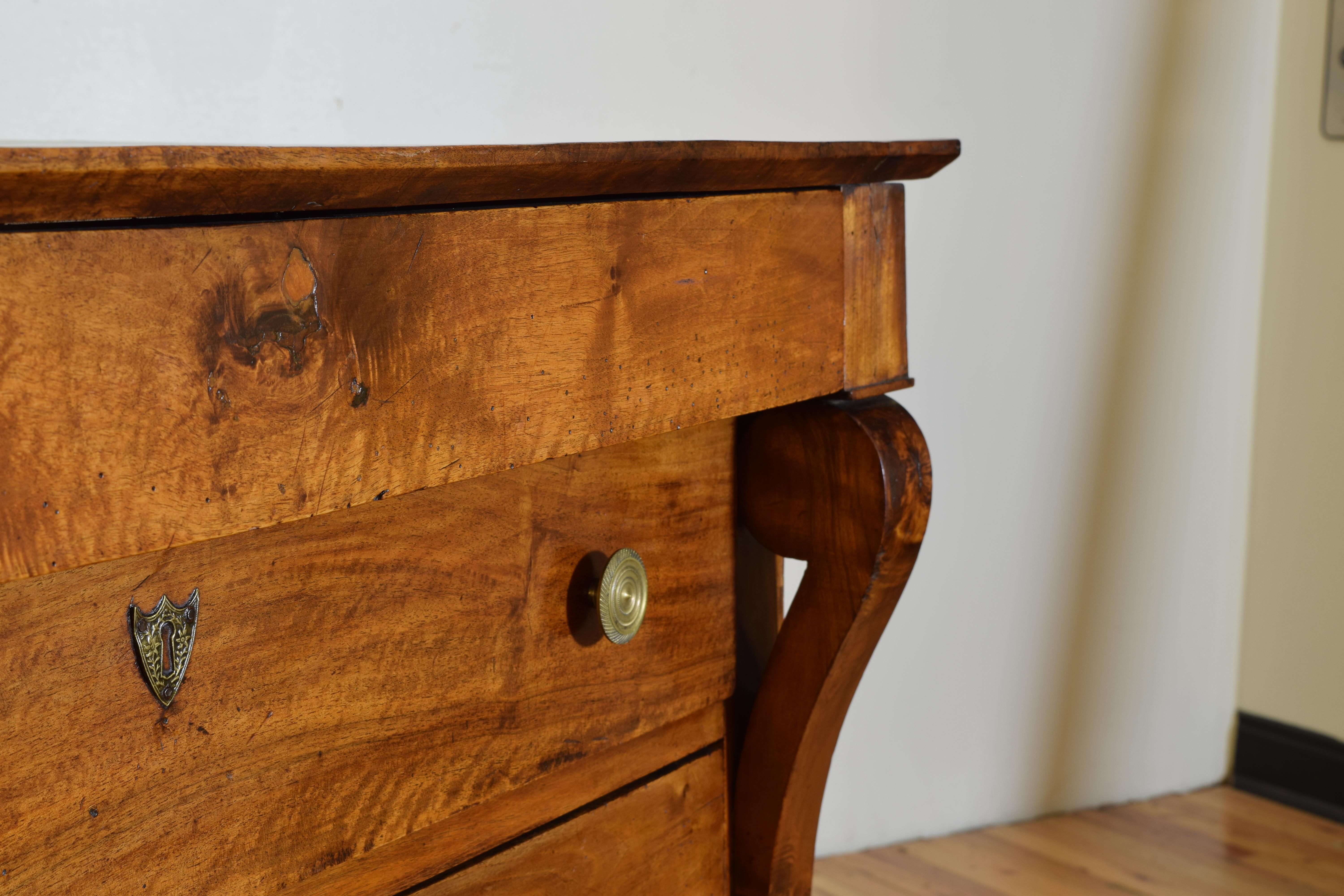 French Louis Philippe Period Shaped Light Walnut 4 Drawer Commode, ca. 1840 For Sale 2