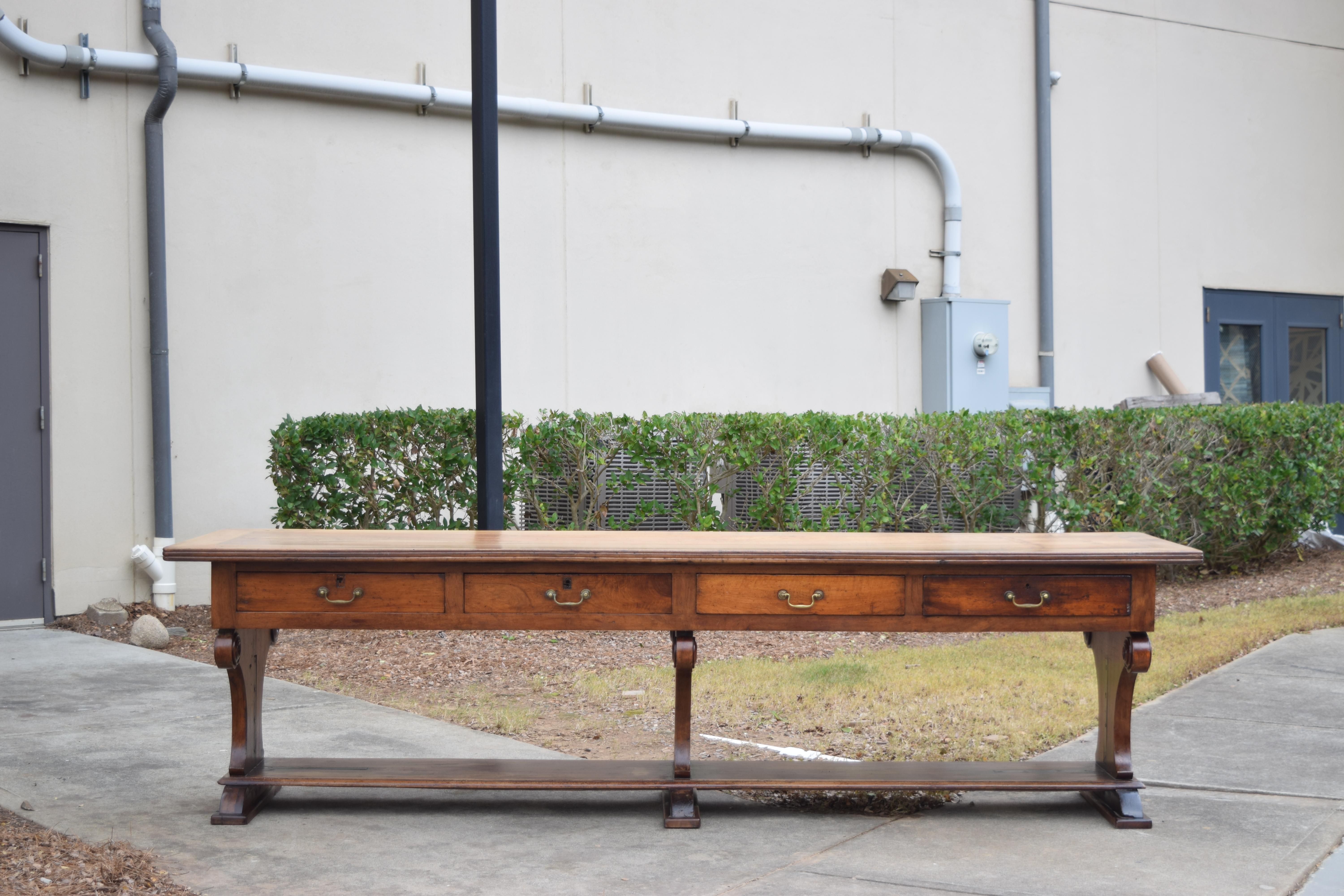 French Louis Philippe Period Solid Walnut Table de Drapier, ca. 1835 In Good Condition In Atlanta, GA