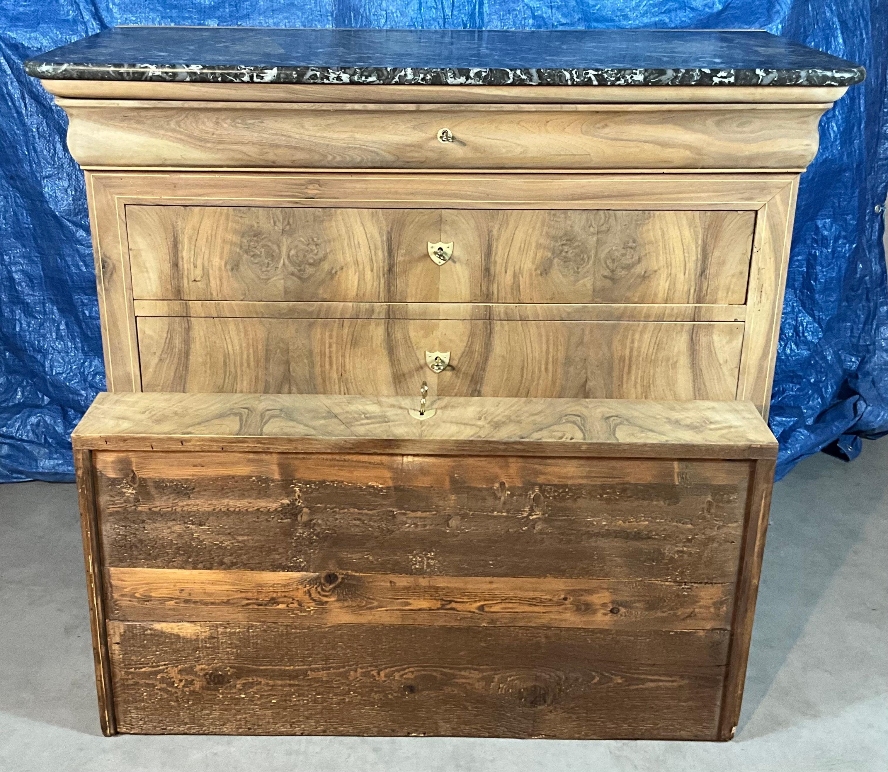 Commode en noyer blanchi d'époque Louis Philippe en vente 1