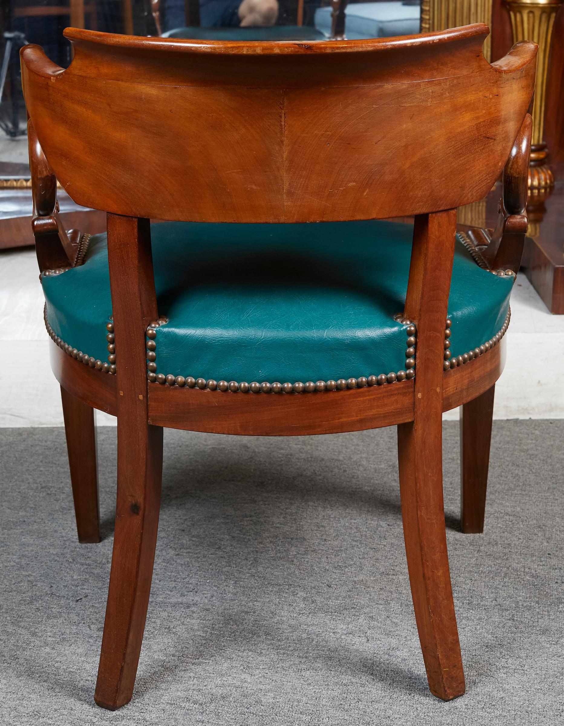 French Louis Philippe Period Walnut Desk Chair or Desk Chair In Good Condition In Montreal, QC