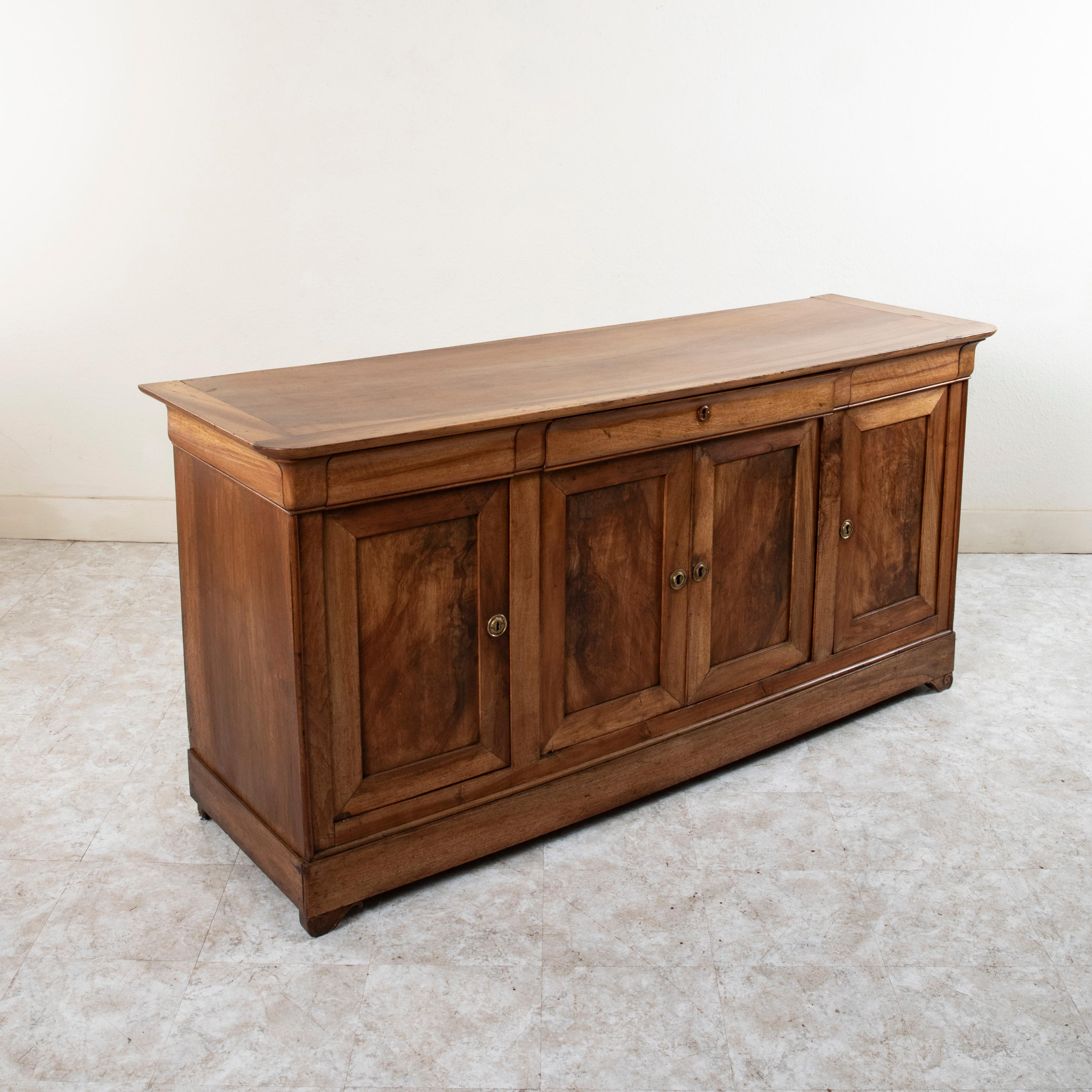 French Louis Philippe Period Walnut Enfilade, Sideboard, Buffet with Four Doors In Good Condition For Sale In Fayetteville, AR
