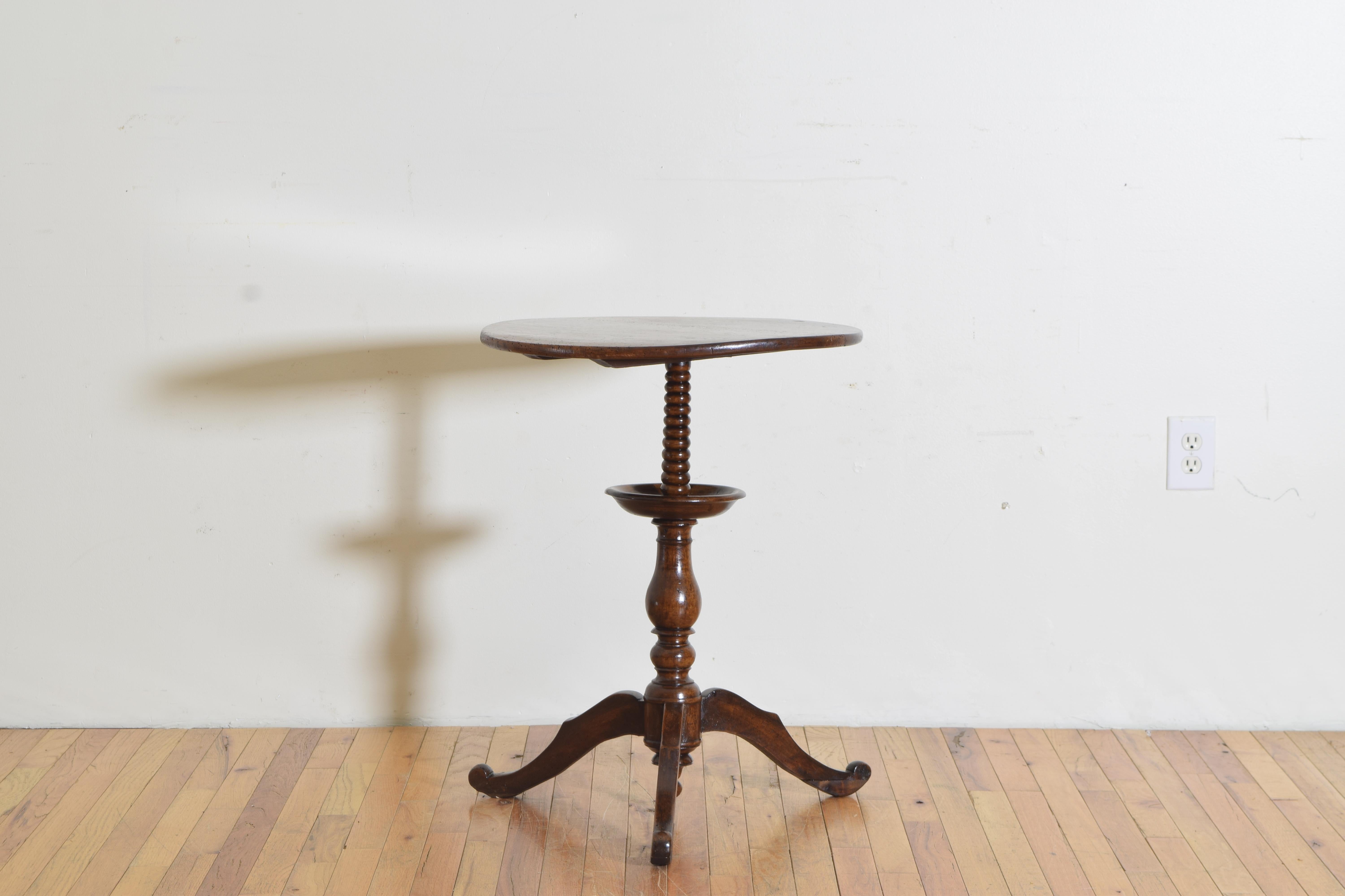 French Louis Philippe Period Walnut Side or Work Table, 2nd Quarter 19th Century In Good Condition In Atlanta, GA