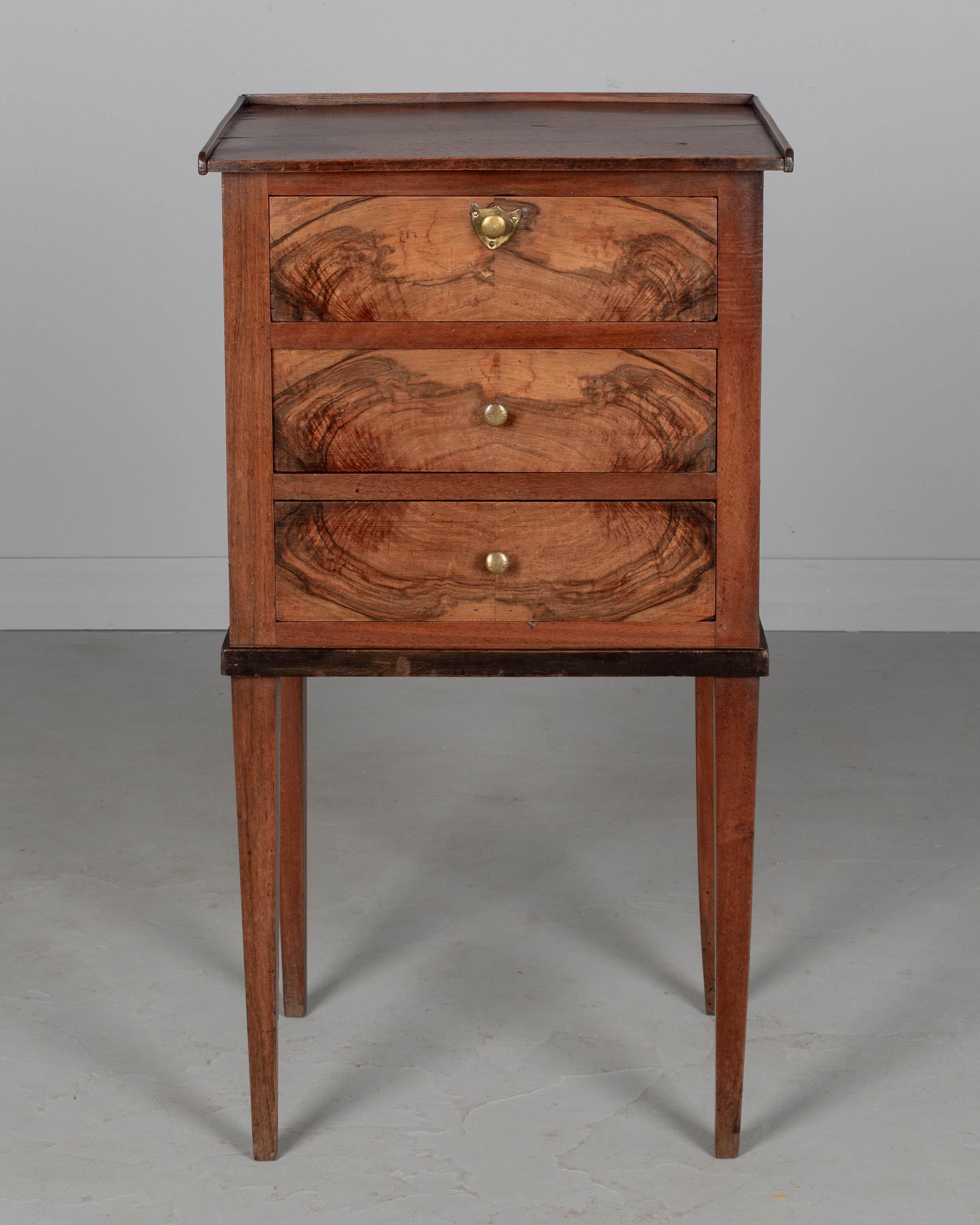 Mesa auxiliar o mesilla de noche Louis Philippe francesa Francés en venta