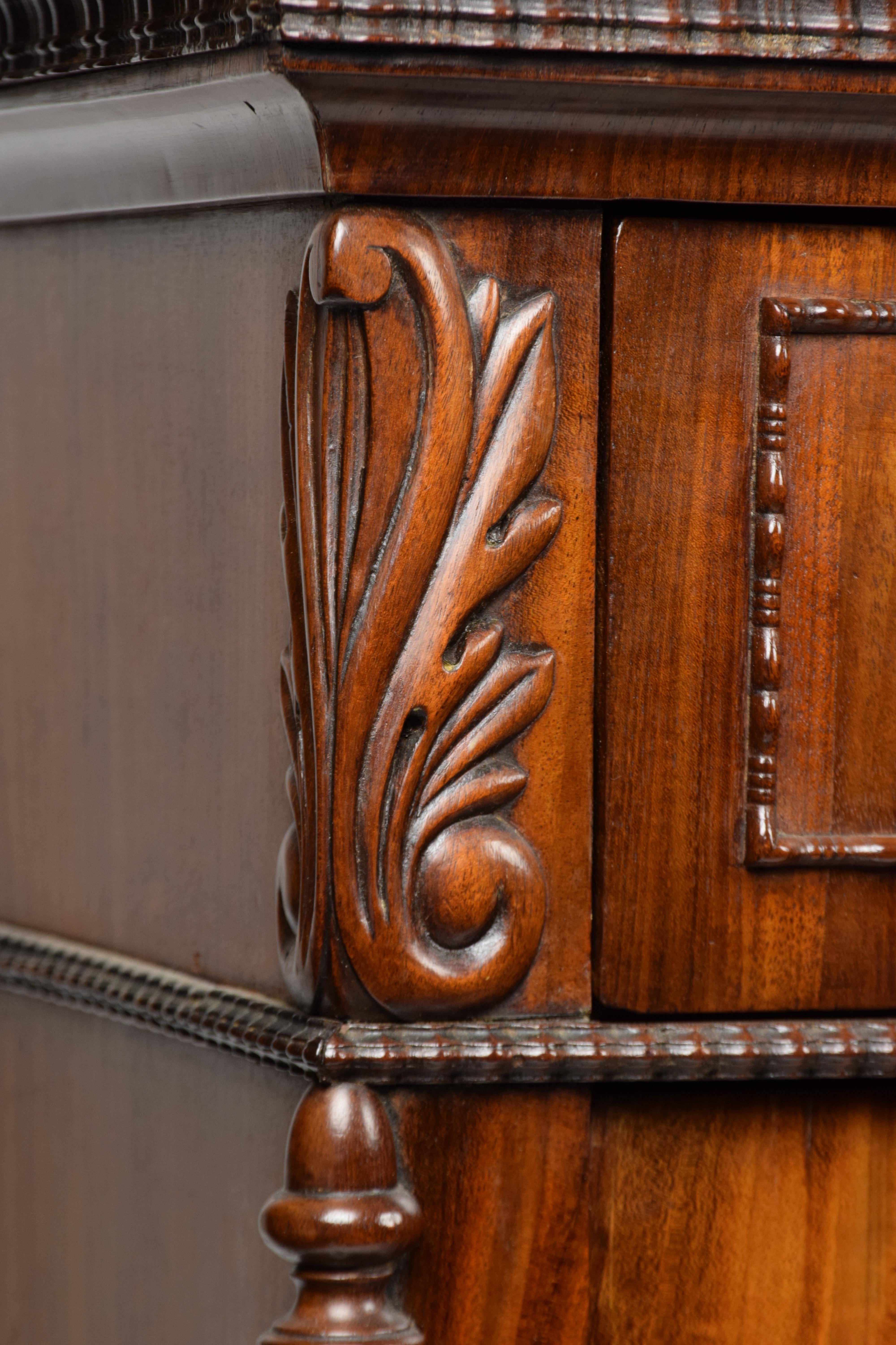 French Louis Philippe Sideboard in Mahogany Feather and Carvings 3