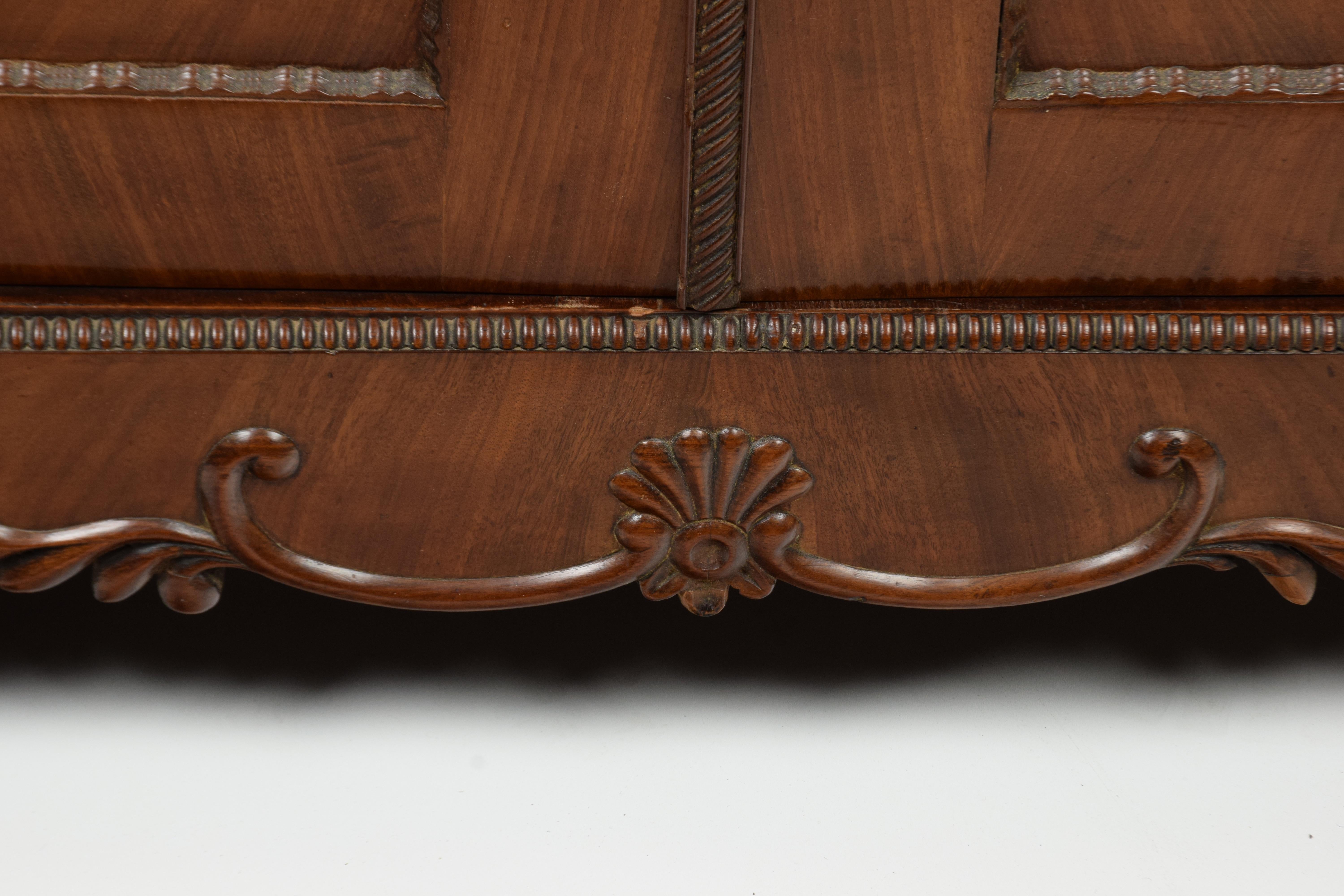 French Louis Philippe Sideboard in Mahogany Feather and Carvings 4
