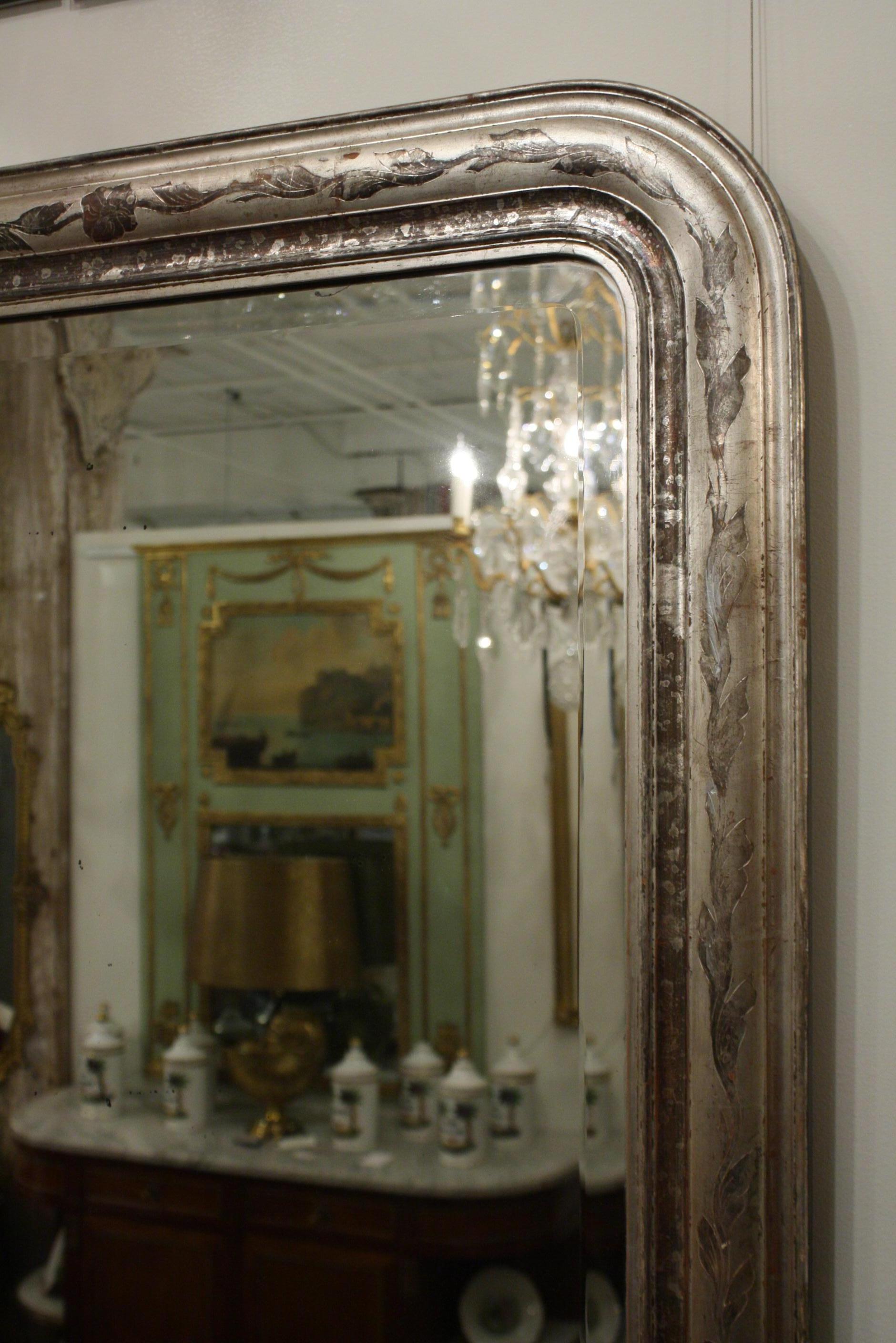 French Louis-Philippe Silver-Gilt Mirror with Vine Decoration and Bevelled Glass For Sale 2