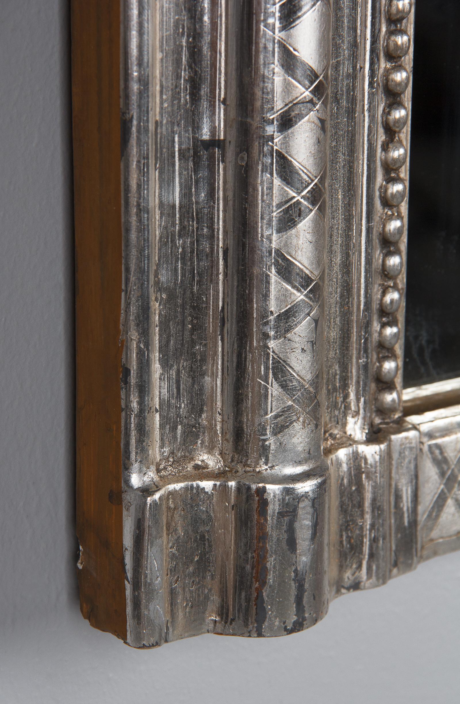 Miroir Louis Philippe français à feuilles d'argent:: milieu des années 1800 8