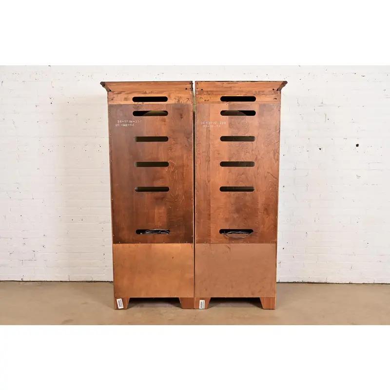 Bibliothèque ou Médiathèque en érable massif sculpté de Louis Philippe en vente 7