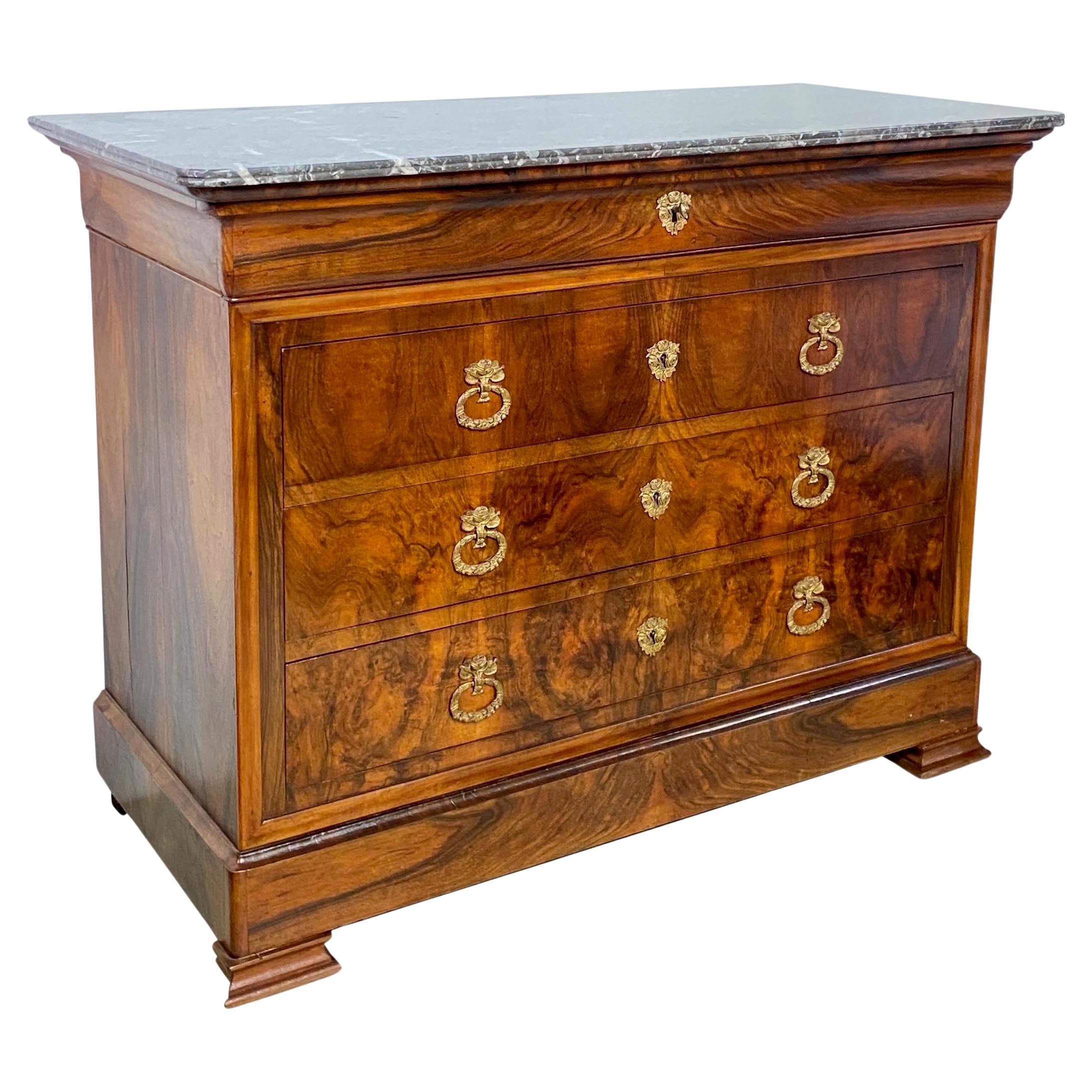 French Louis Philippe Style Burled Walnut Chest of Drawers, Early 19th Century For Sale
