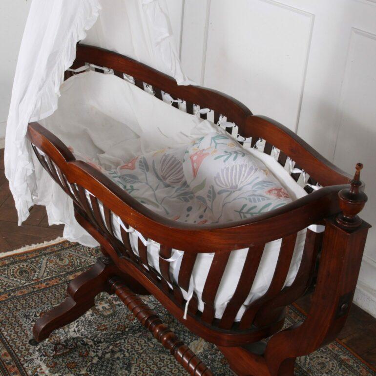 French Louis Philippe Style Cradle In Good Condition In Vancouver, British Columbia