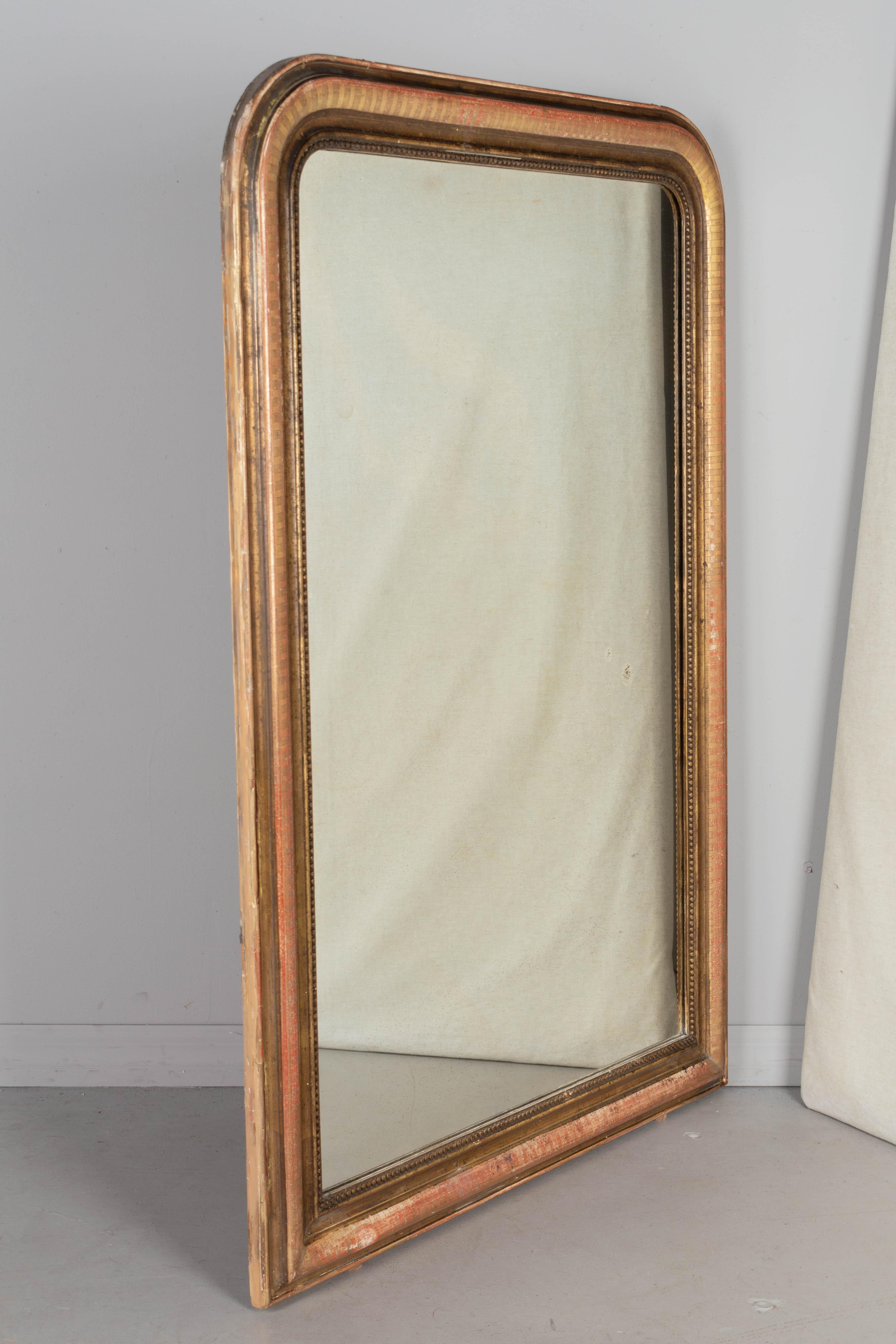 Louis-Philippe Miroir doré de style Louis Philippe français en vente