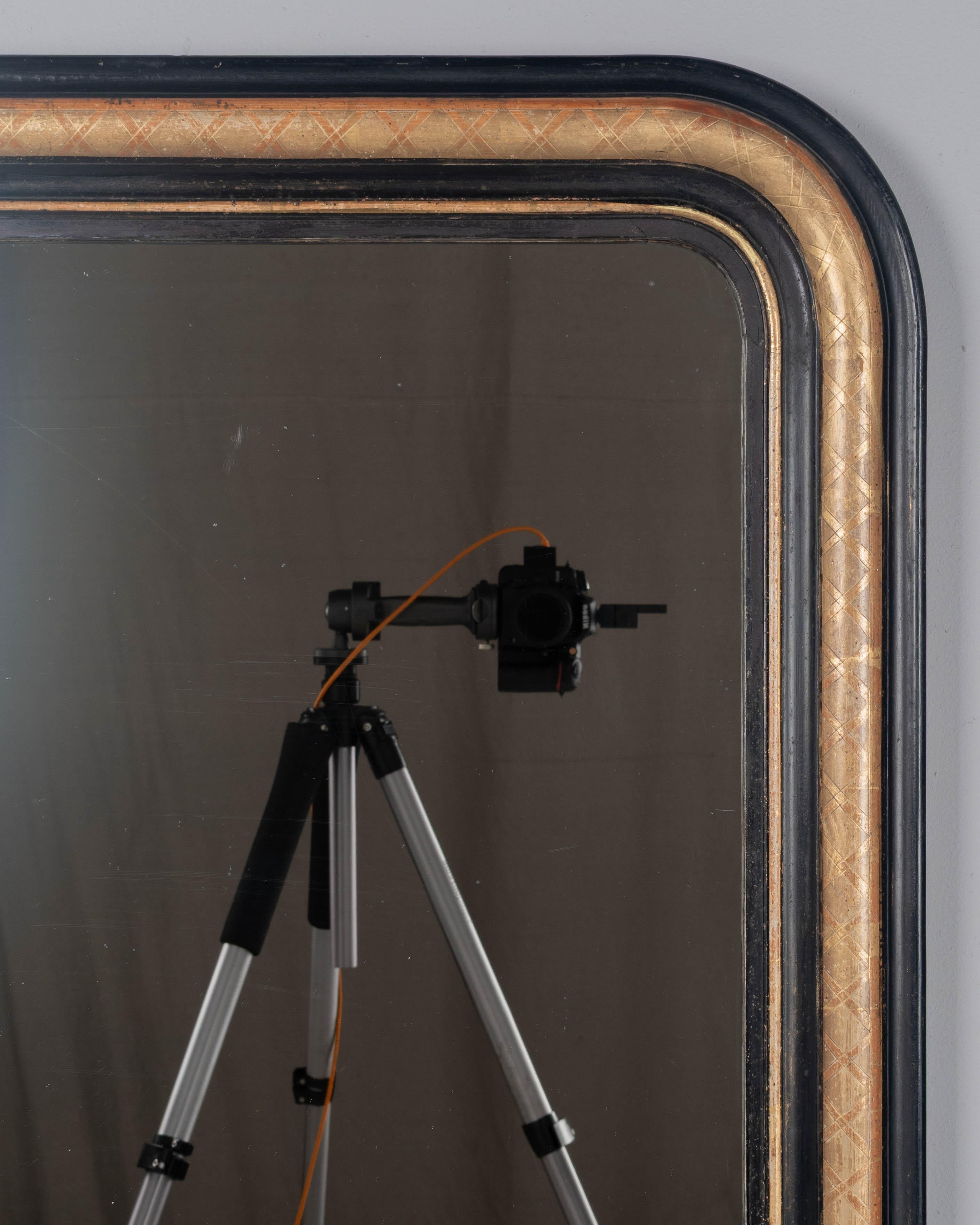 French Louis Philippe Style Gilded Mirror Francés en venta