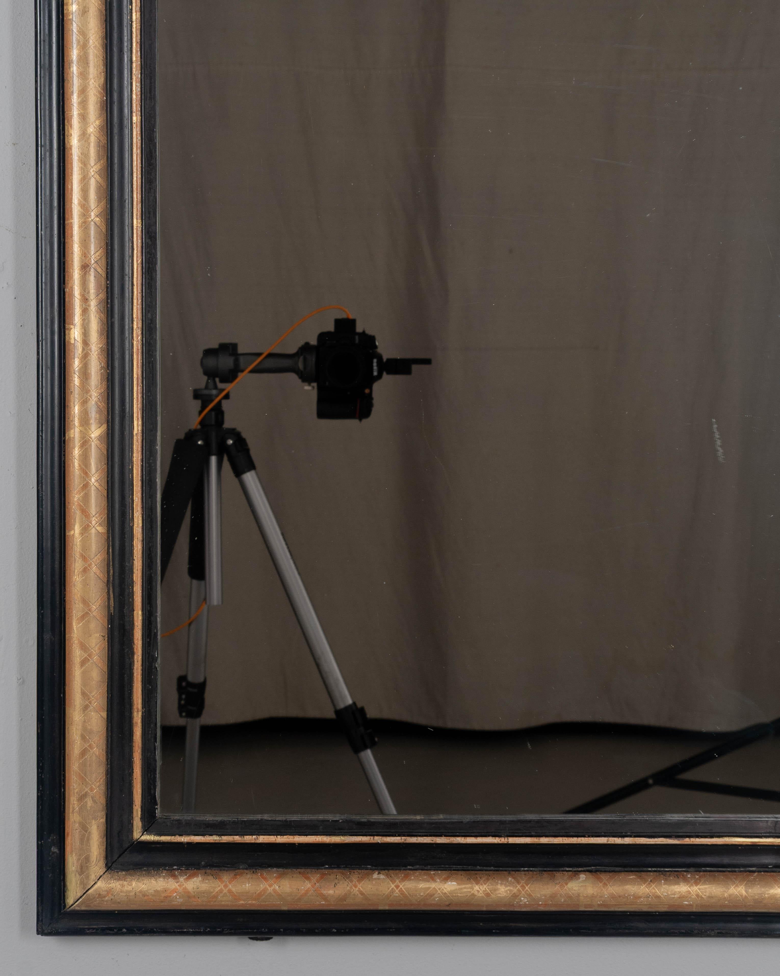 French Louis Philippe Style Gilded Mirror Hecho a mano en venta
