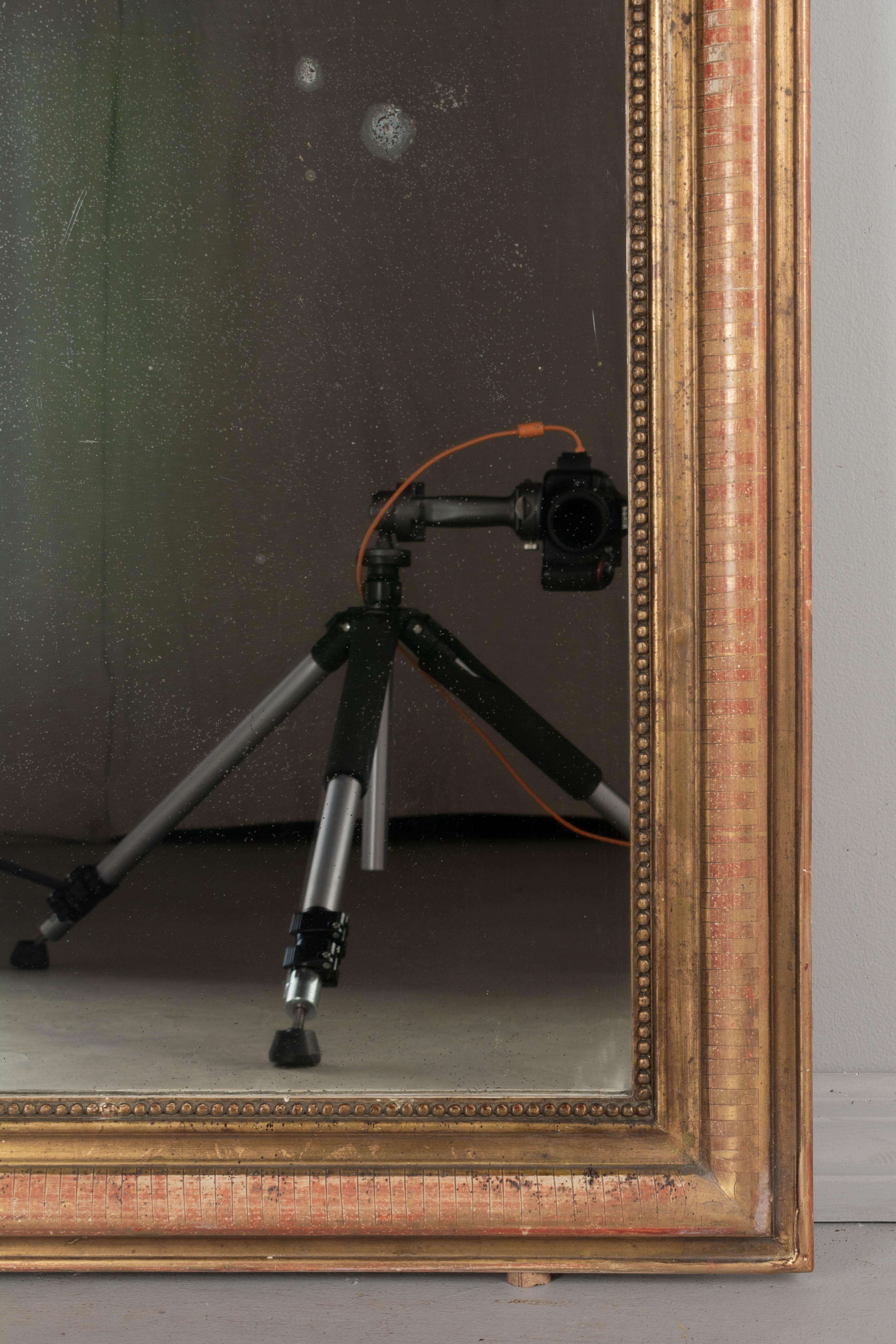 20ième siècle Miroir doré de style Louis Philippe français en vente