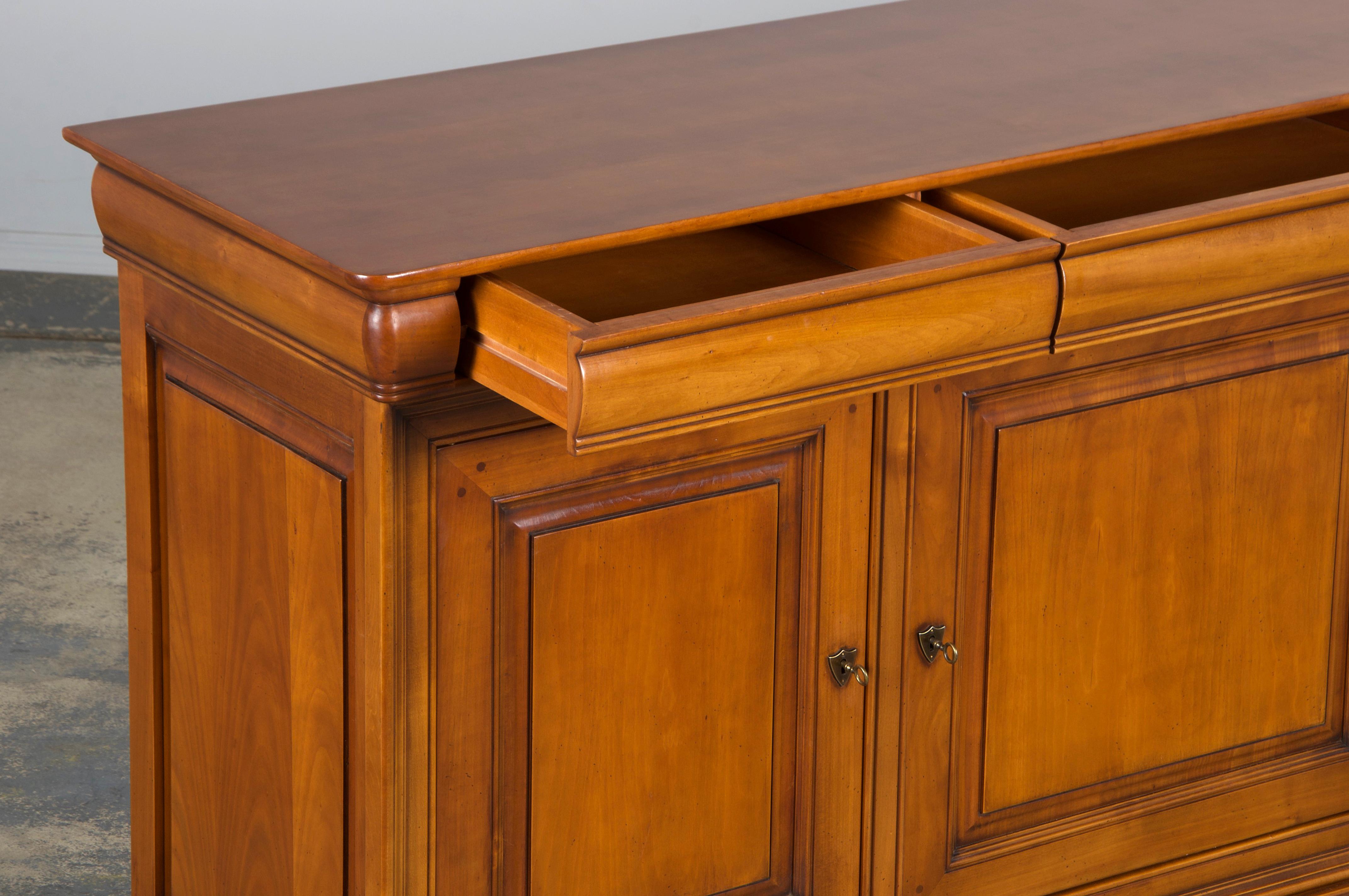 Credenza francese in stile Louis Philippe in legno d'acero in vendita 2