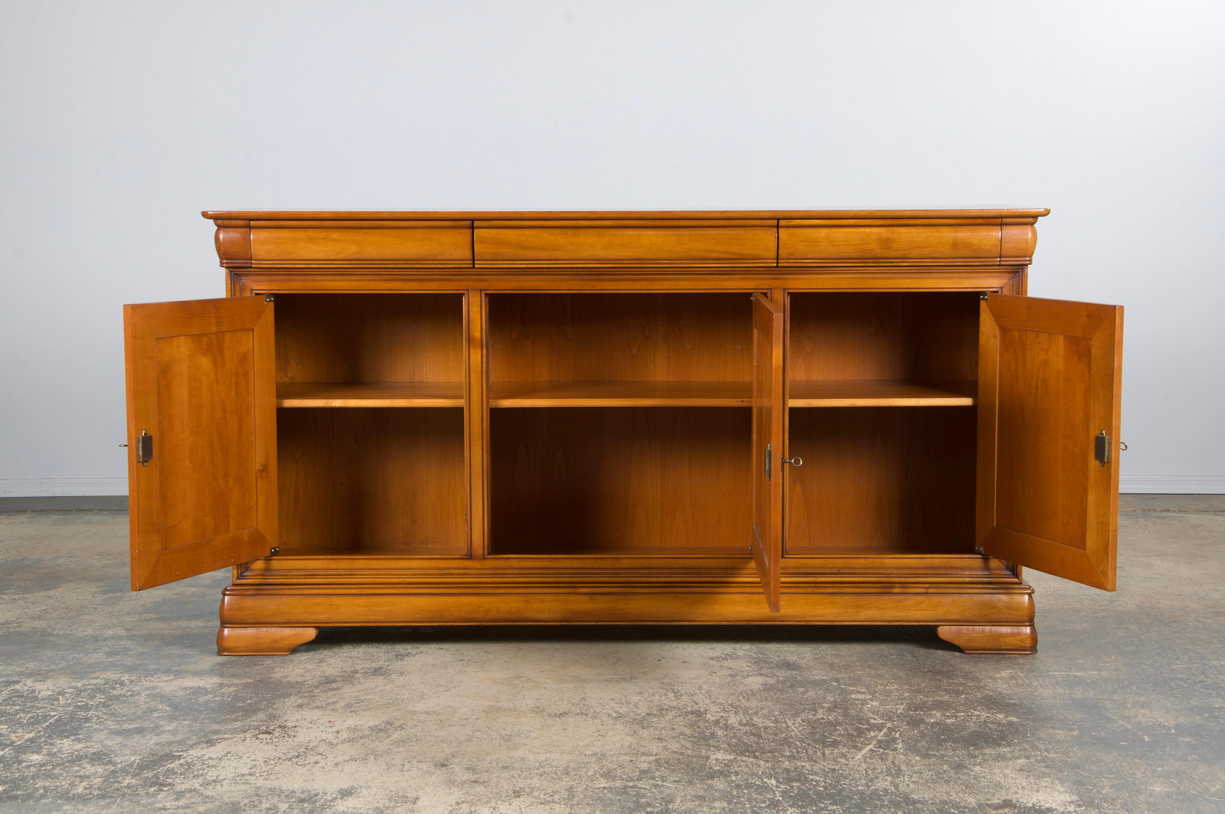 XX secolo Credenza francese in stile Louis Philippe in legno d'acero in vendita