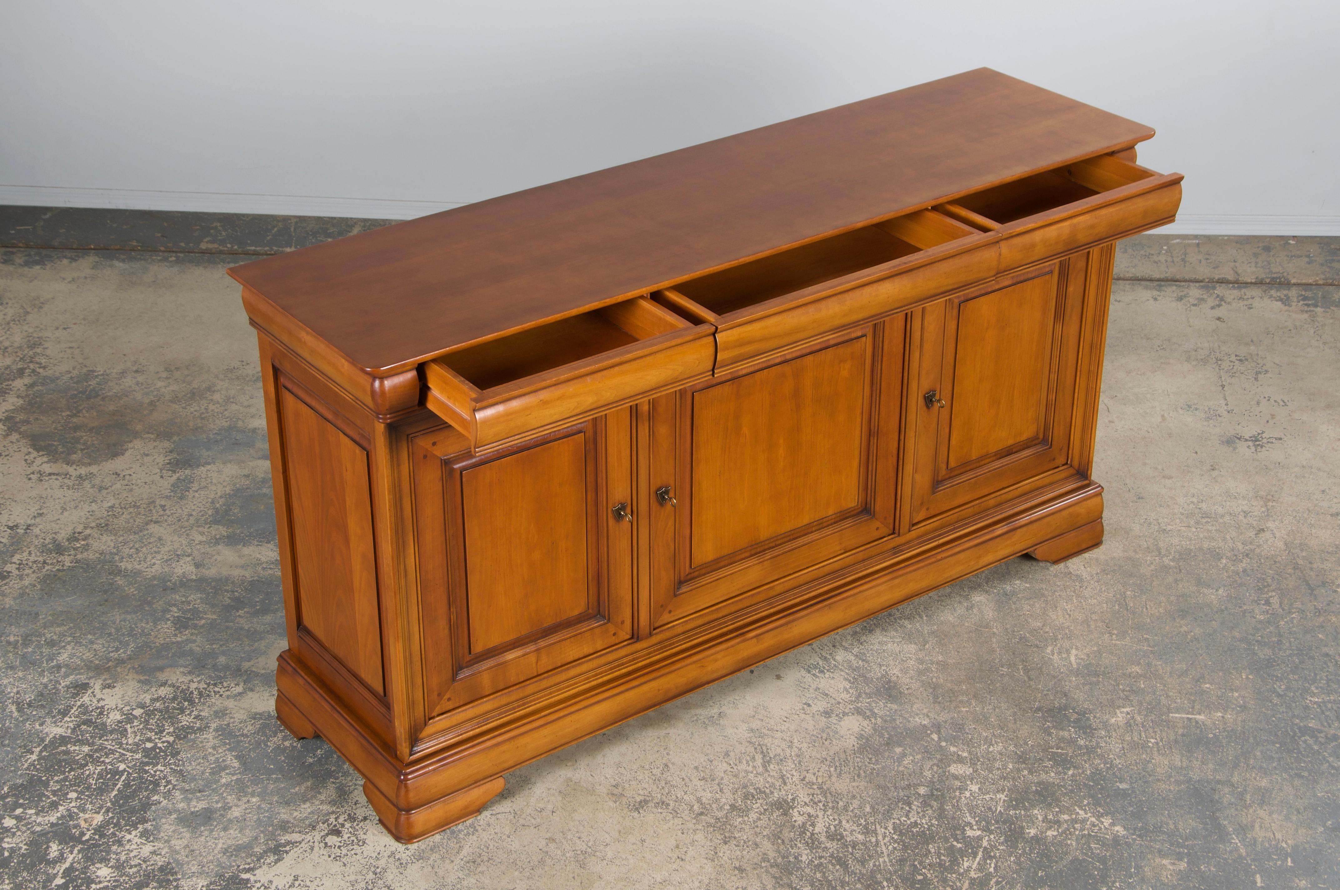 Credenza francese in stile Louis Philippe in legno d'acero in vendita 1