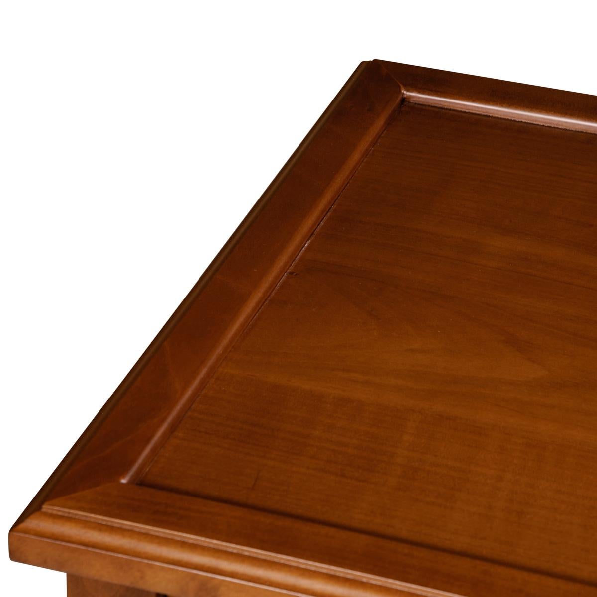 Table de service française de style Louis Philippe en cerisier massif, 1 tiroir et 2 étagères Neuf - En vente à Landivy, FR