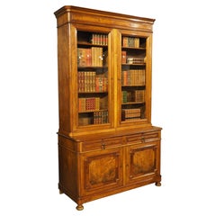 Bibliothèque de style Louis-Philippe en noyer, vers les années 1900