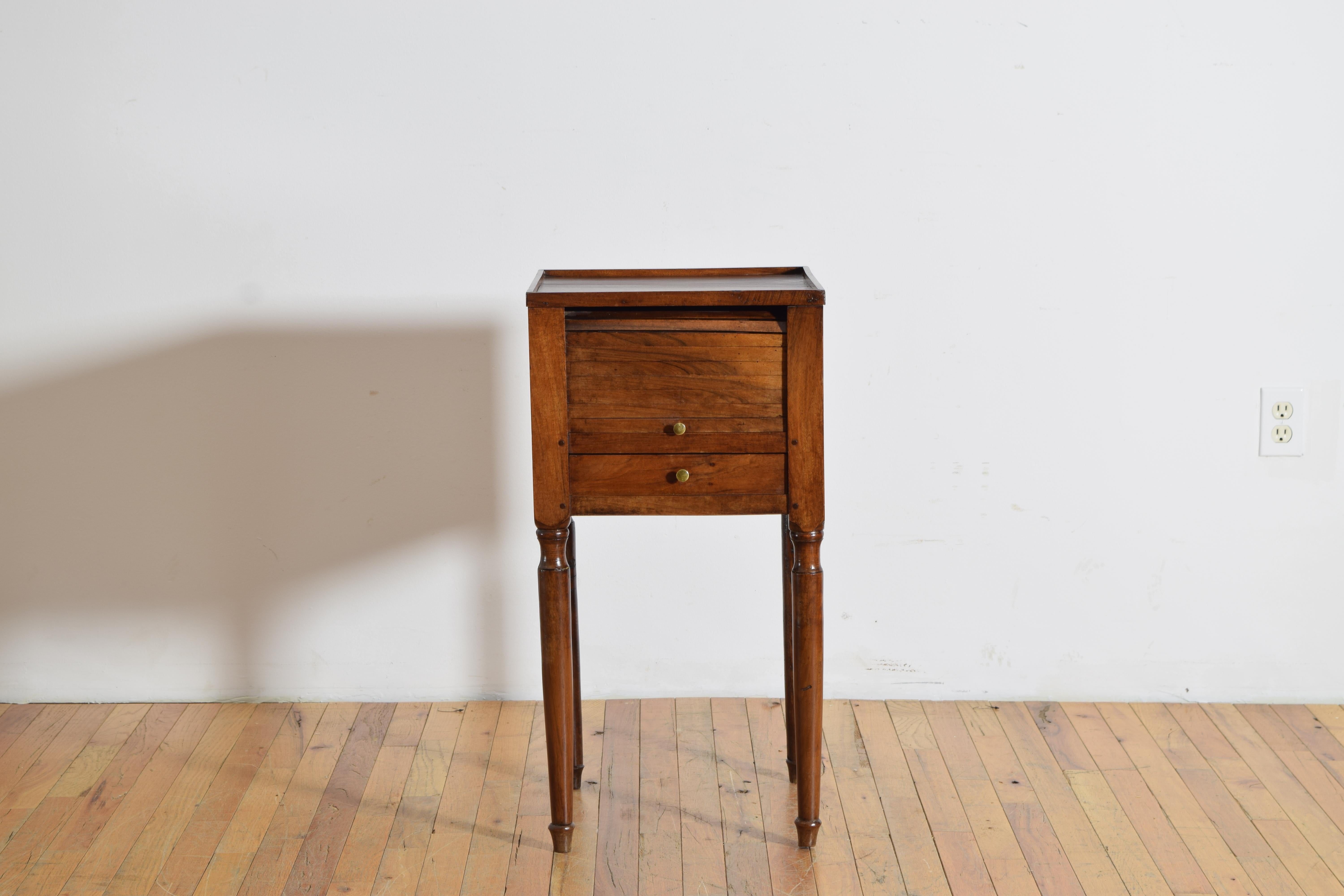 Luigi Filippo Comodino in noce Louis Philippe a 1 porta e 1 cassetto, 1835 ca. in vendita