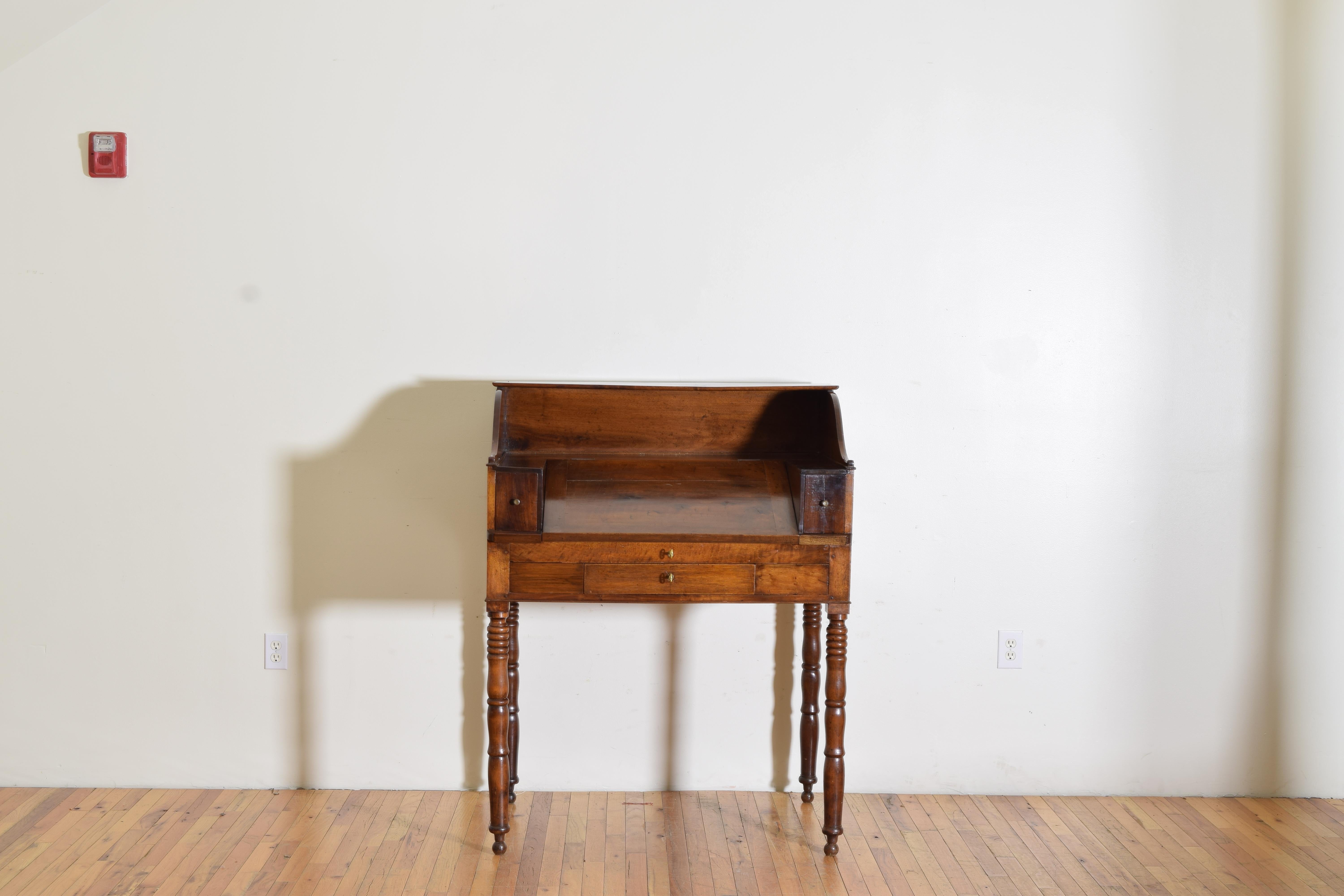 French, Louis Philippe, Walnut Standing Desk or Lectern, ca. 1835-1840 In Good Condition For Sale In Atlanta, GA