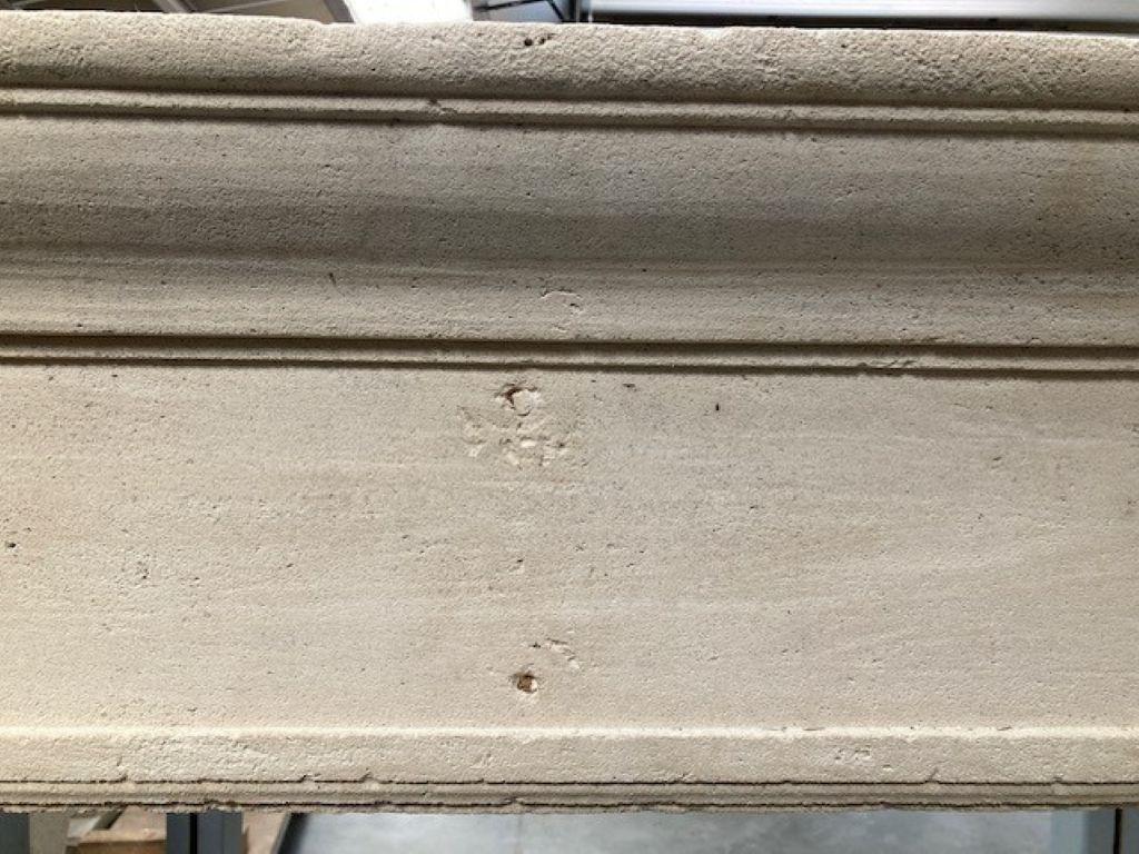 French Louis XIII Limestone Fireplace Mantel In Good Condition For Sale In Zedelgem, BE