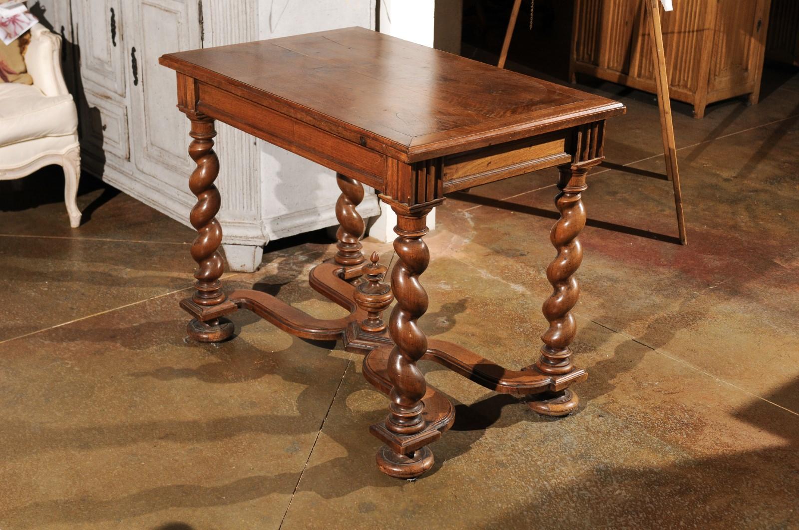 French Louis XIII Style 1810s Walnut Table with Drawer and Barley Twist Legs 4